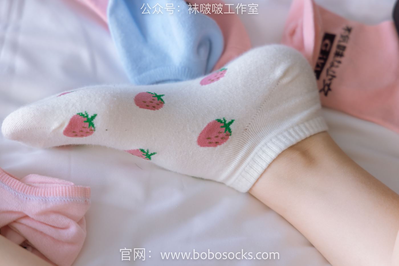 图片[73]-[BoBoSocks袜啵啵]NO.127 稚予-麦昆板鞋、两双自然穿旧棉袜、裸足 [139P] – 速更版-美库