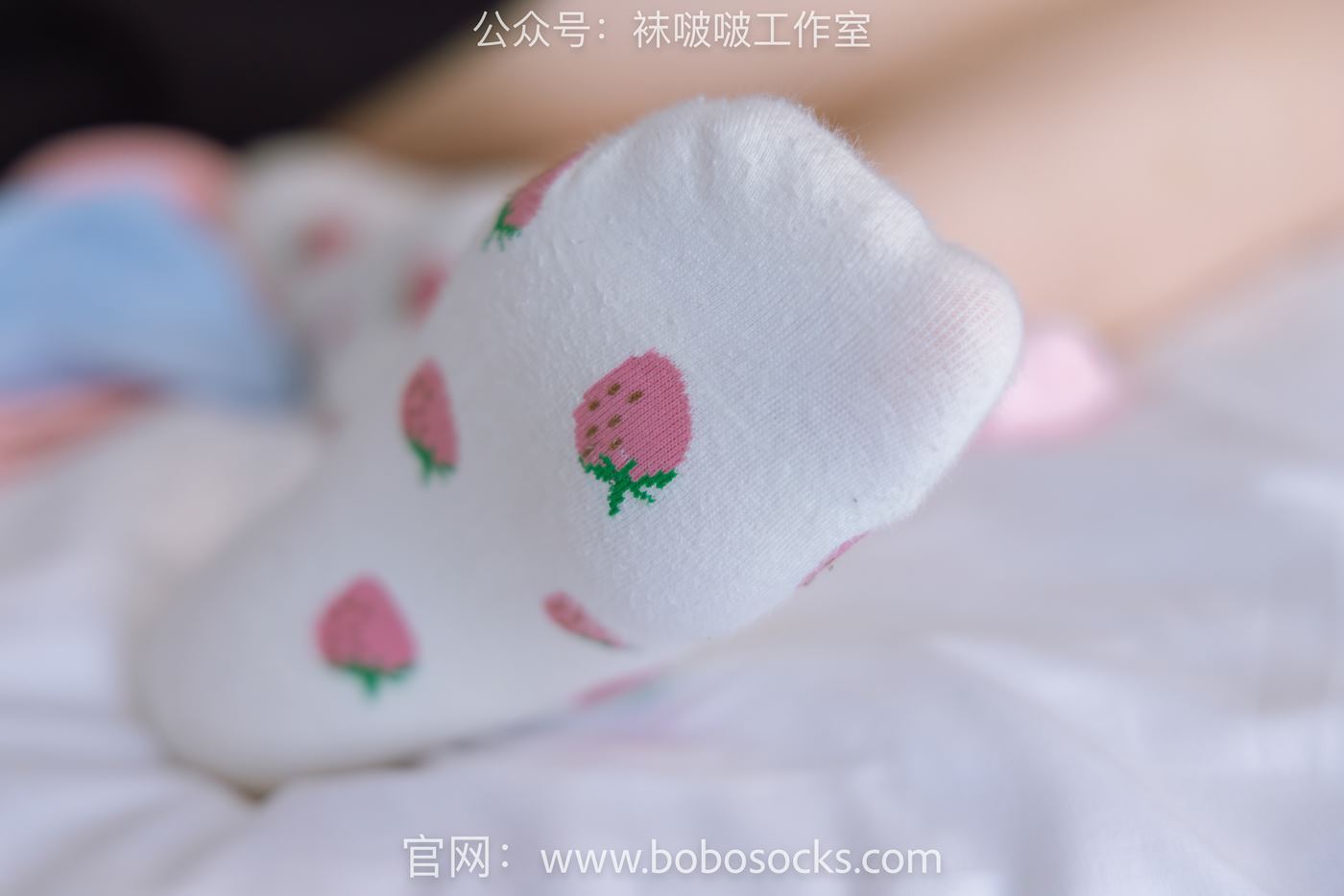 图片[78]-[BoBoSocks袜啵啵]NO.127 稚予-麦昆板鞋、两双自然穿旧棉袜、裸足 [139P] – 速更版-美库