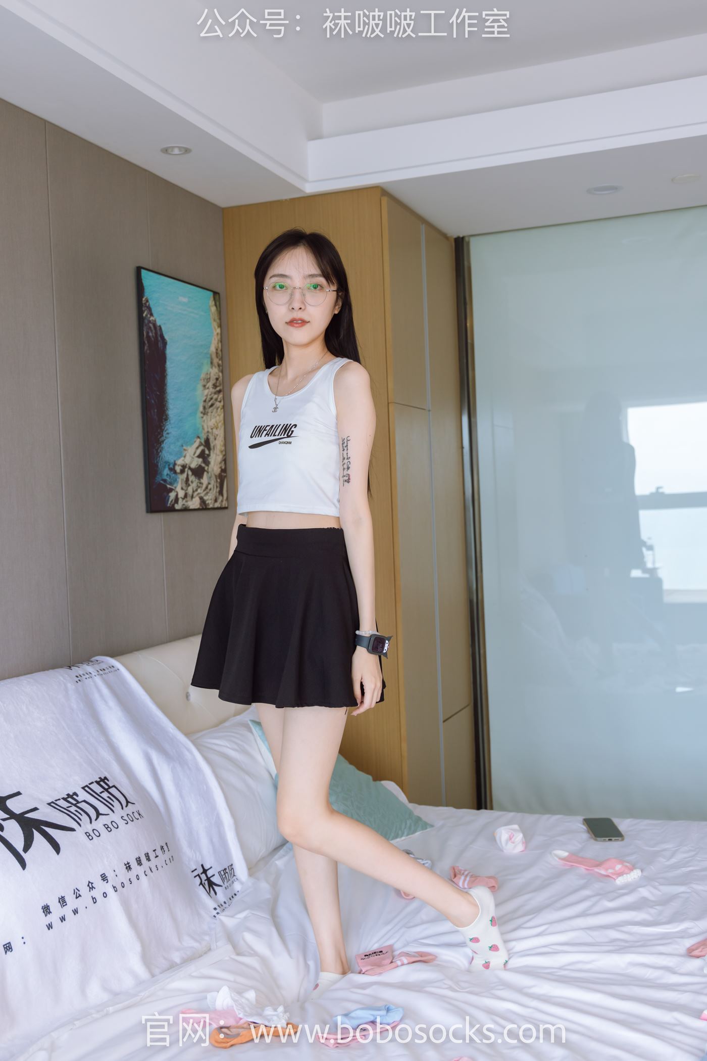 图片[79]-[BoBoSocks袜啵啵]NO.127 稚予-麦昆板鞋、两双自然穿旧棉袜、裸足 [139P] – 速更版-美库