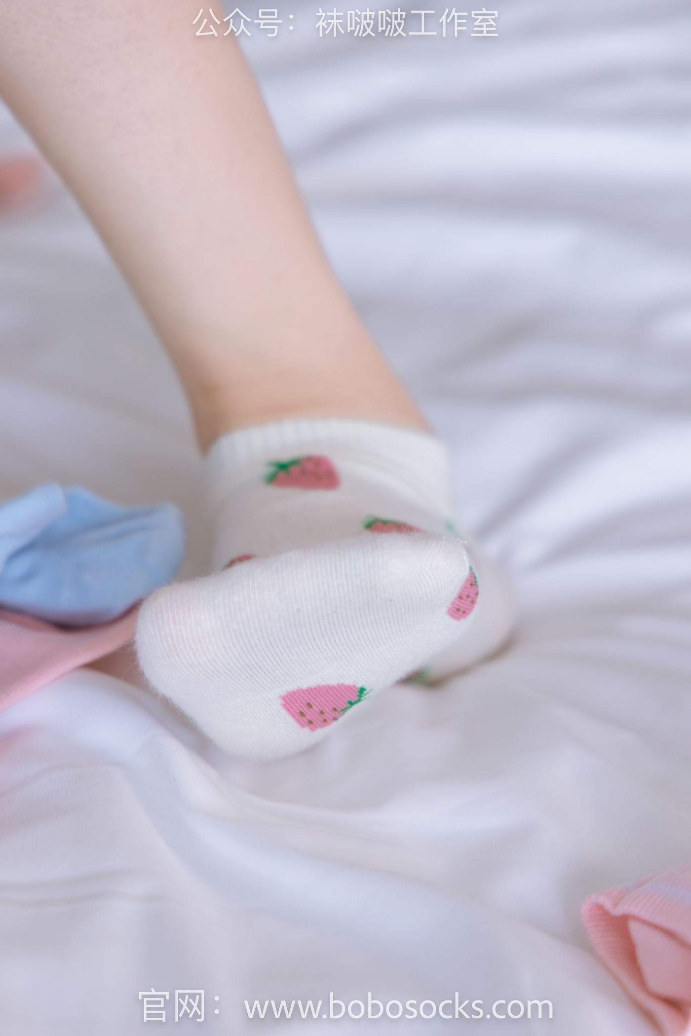 图片[81]-[BoBoSocks袜啵啵]NO.127 稚予-麦昆板鞋、两双自然穿旧棉袜、裸足 [139P] – 速更版-美库