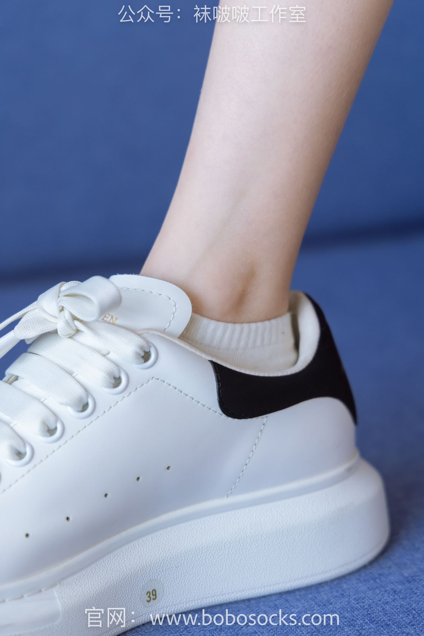 图片[88]-[BoBoSocks袜啵啵]NO.127 稚予-麦昆板鞋、两双自然穿旧棉袜、裸足 [139P] – 速更版-美库