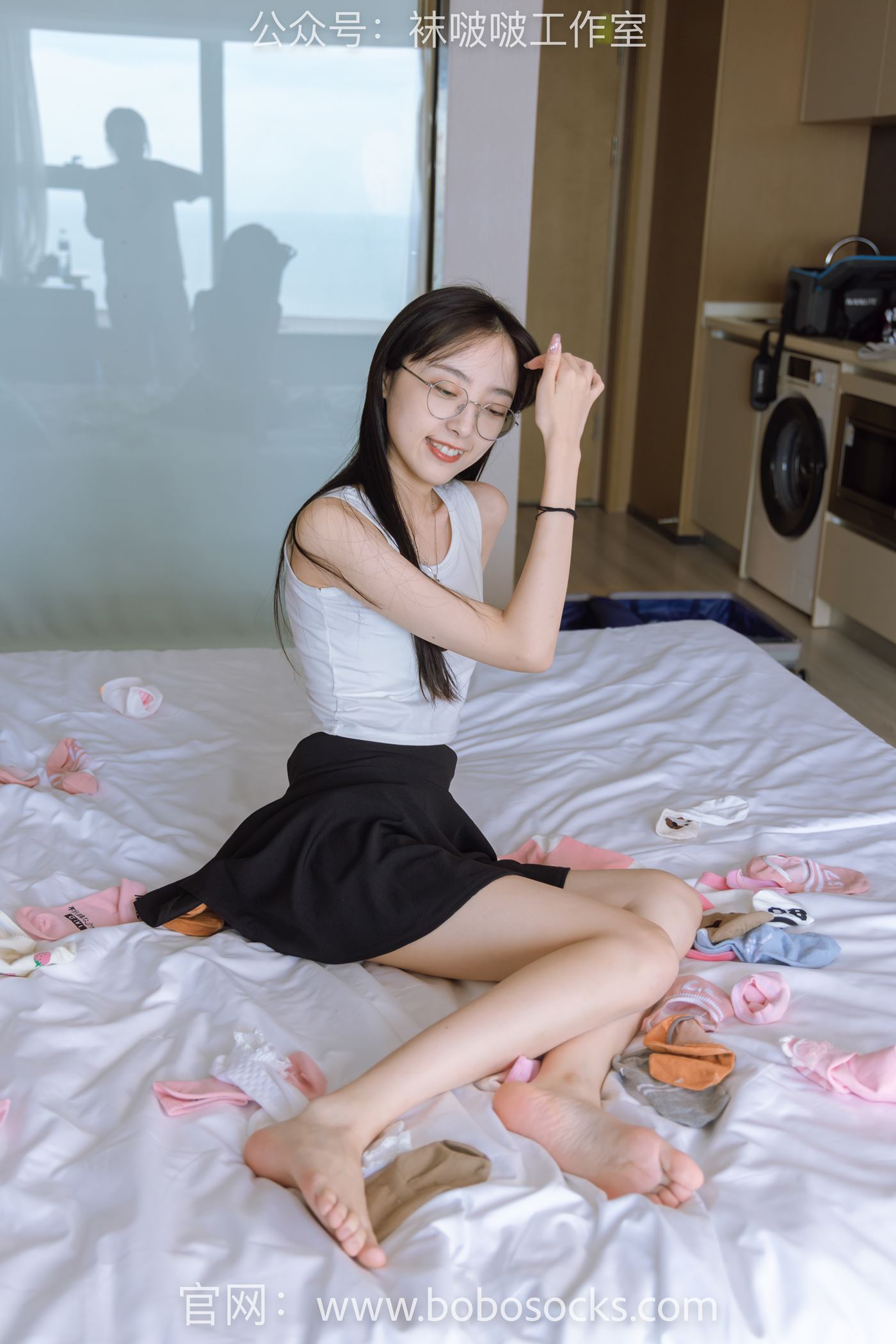 图片[109]-[BoBoSocks袜啵啵]NO.127 稚予-麦昆板鞋、两双自然穿旧棉袜、裸足 [139P] – 速更版-美库