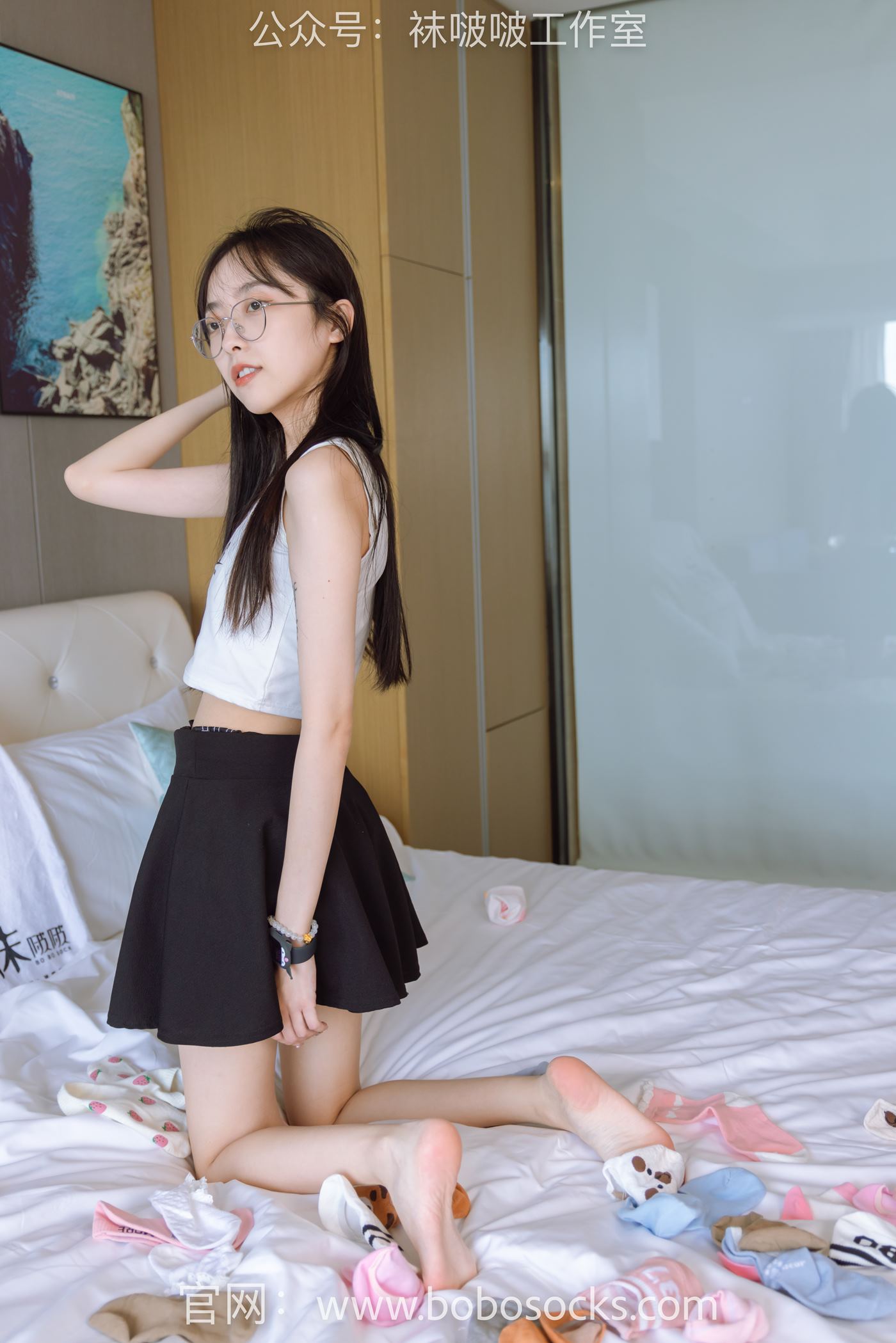 图片[124]-[BoBoSocks袜啵啵]NO.127 稚予-麦昆板鞋、两双自然穿旧棉袜、裸足 [139P] – 速更版-美库