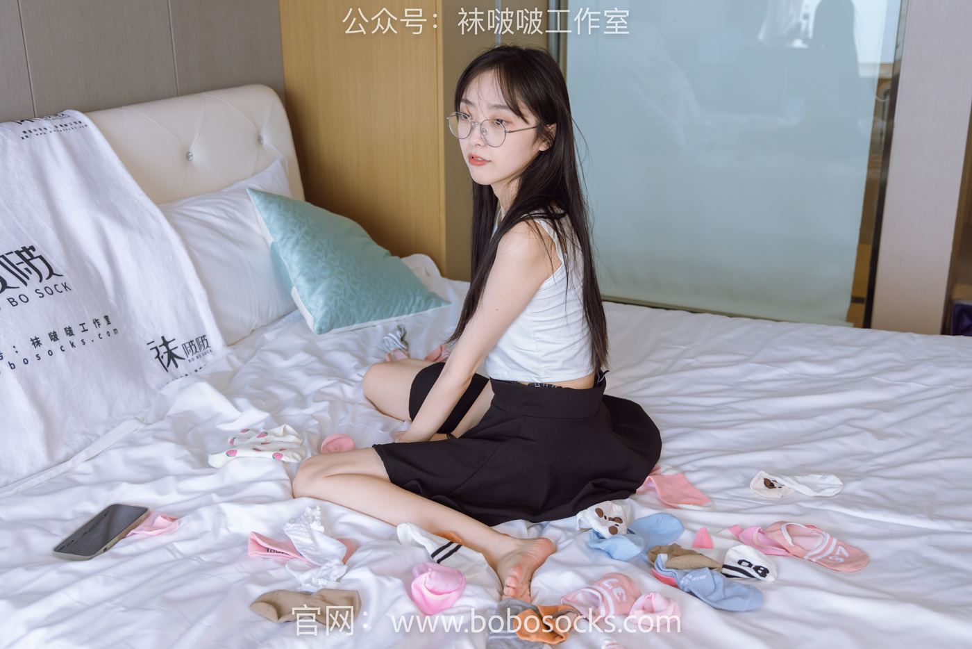 图片[125]-[BoBoSocks袜啵啵]NO.127 稚予-麦昆板鞋、两双自然穿旧棉袜、裸足 [139P] – 速更版-美库