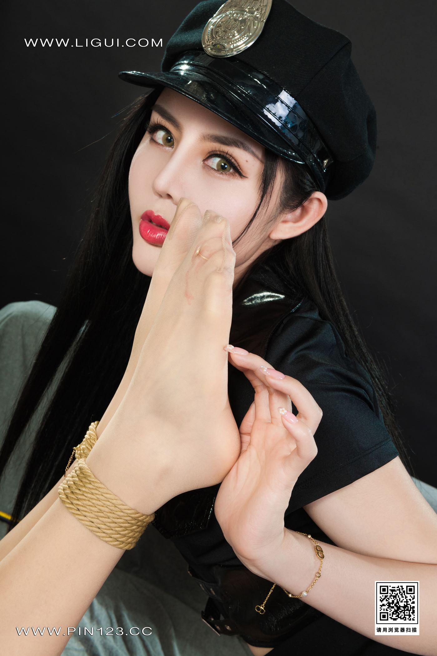 图片[15]-[Ligui丽柜]2022.09.30 双生花-艳匪俏警花 小智贤&凉儿[72+1P] – 速更版-美库