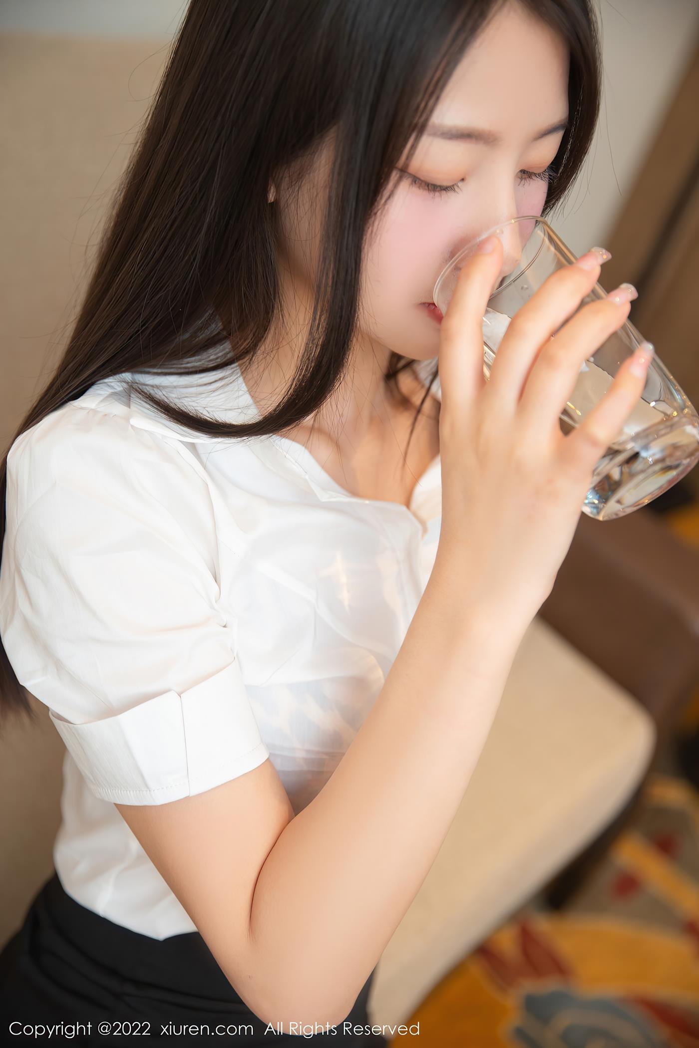 图片[12]-[XiuRen秀人网] 2022.08.19 No.5464 熊小诺 短裙美腿[29P] – 速更版-美库