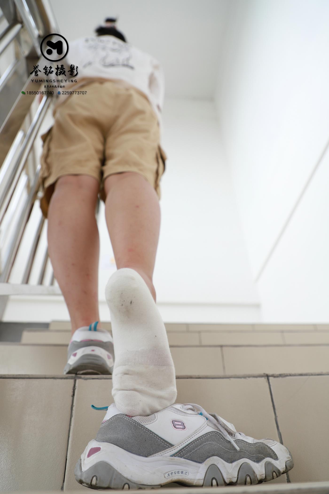 图片[16]-[誉铭传媒]袜足摄影 2020年 NO.030 楼梯间里的裸足[80P] – 速更版-美库