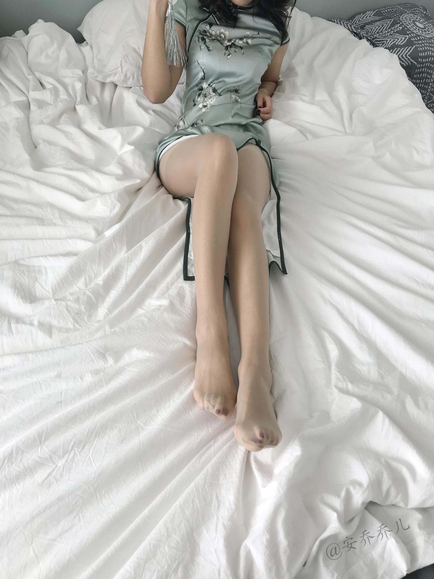 图片[35]-安乔乔儿(Nia乔乔) 安乔乔儿 黑丝旗袍[110P] – 速更版-美库