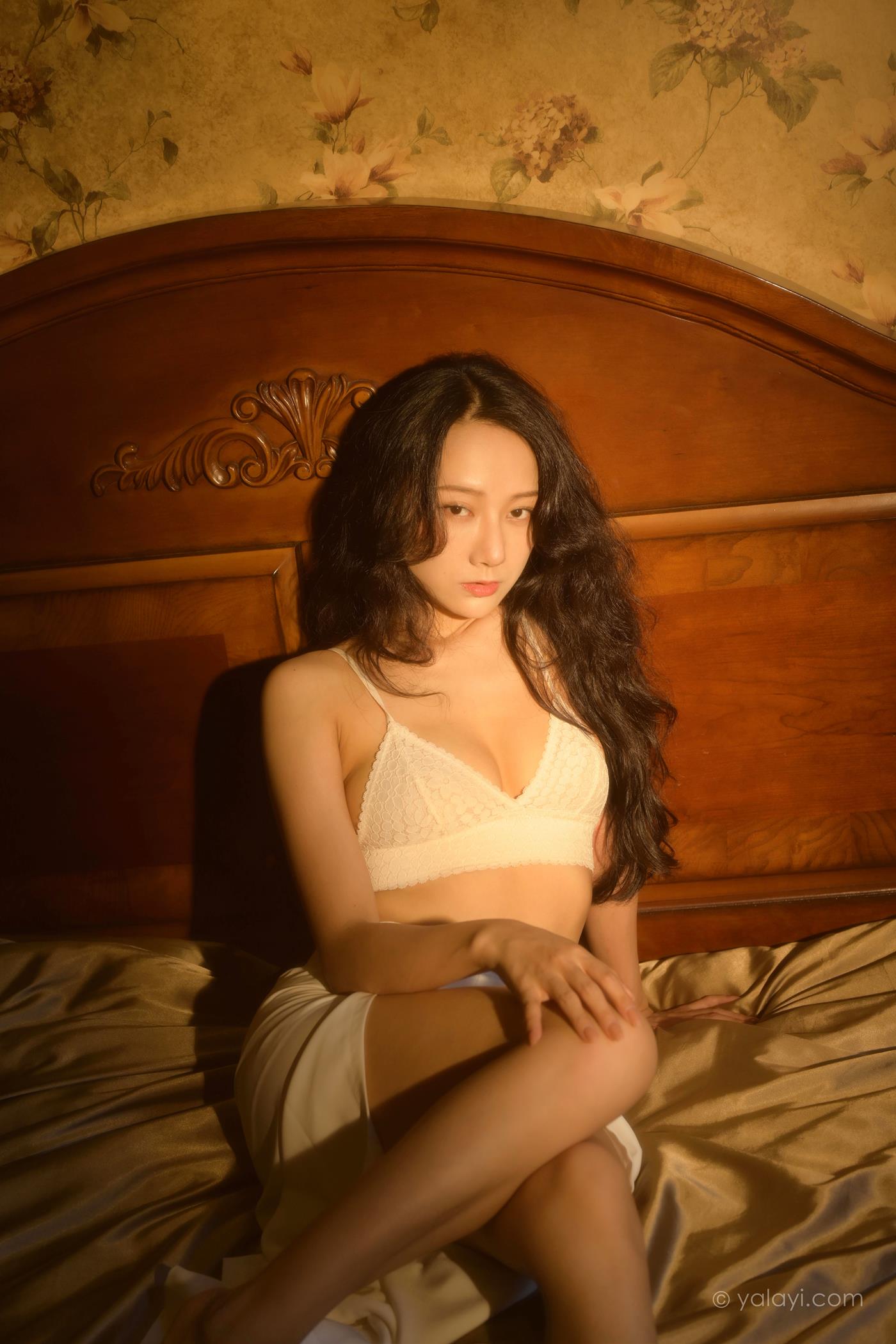 图片[11]-[YALAYI雅拉伊]2022.10.12 NO.979 她是谁 何嘉颖[56+1P] – 速更版-美库