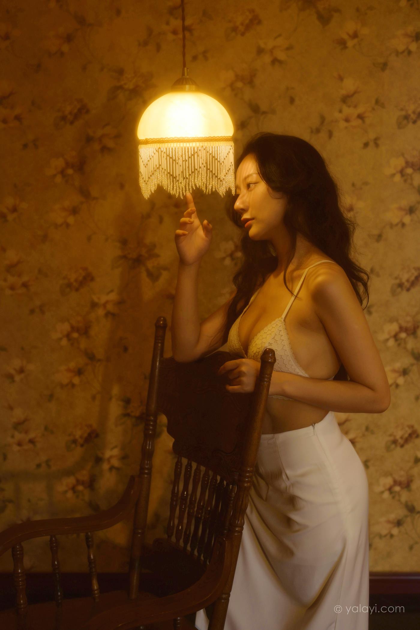 图片[23]-[YALAYI雅拉伊]2022.10.12 NO.979 她是谁 何嘉颖[56+1P] – 速更版-美库