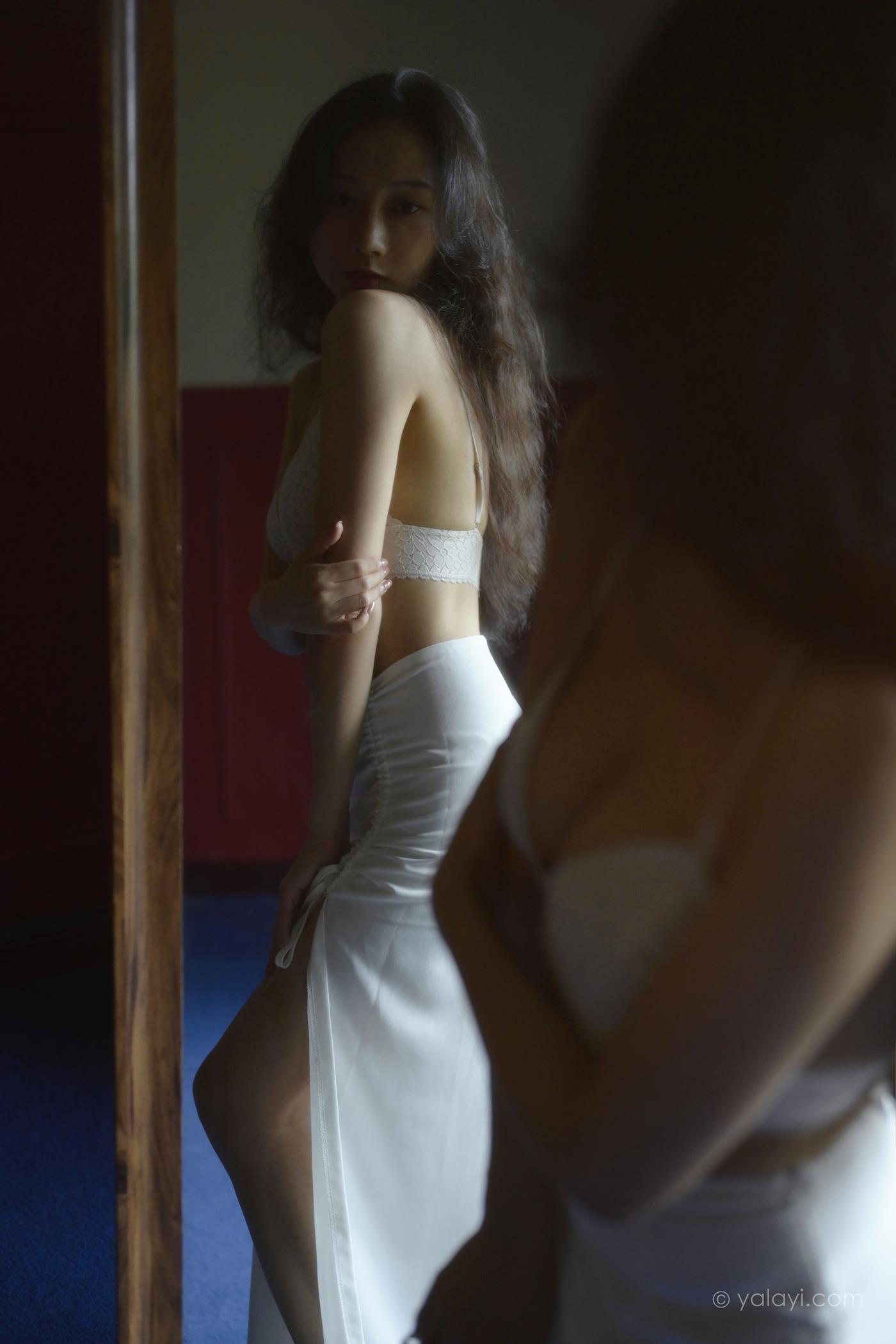 图片[36]-[YALAYI雅拉伊]2022.10.12 NO.979 她是谁 何嘉颖[56+1P] – 速更版-美库