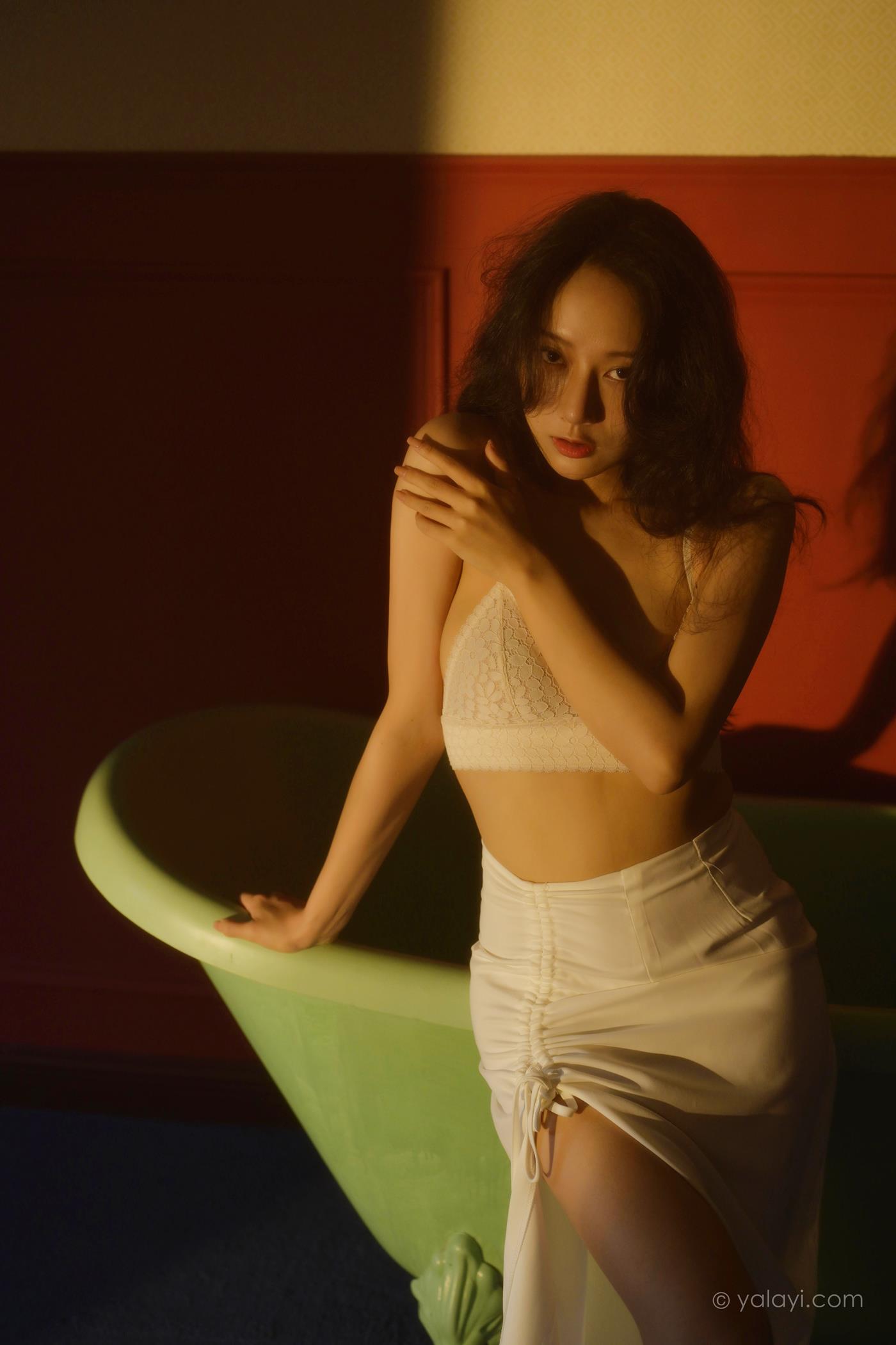 图片[40]-[YALAYI雅拉伊]2022.10.12 NO.979 她是谁 何嘉颖[56+1P] – 速更版-美库