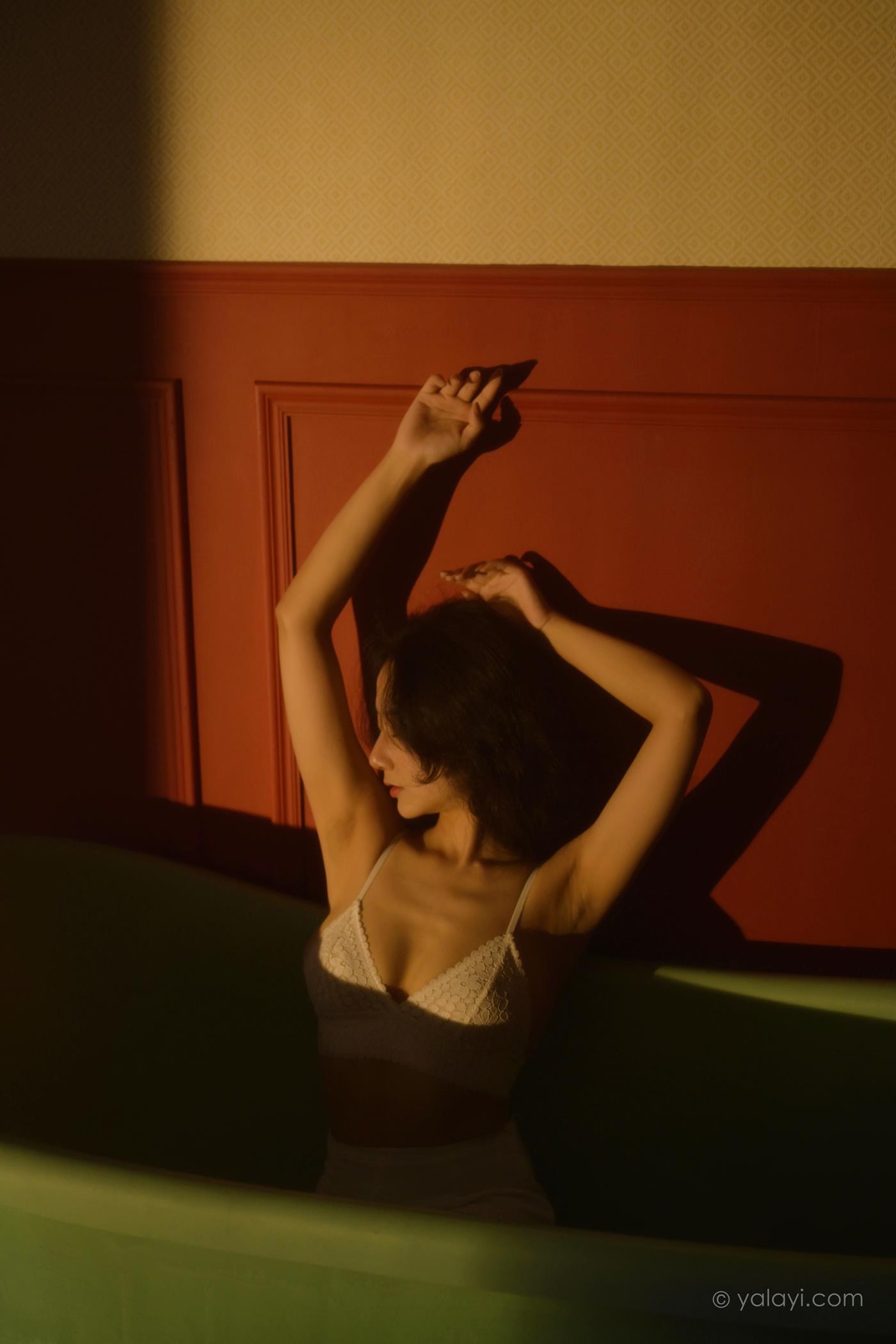 图片[41]-[YALAYI雅拉伊]2022.10.12 NO.979 她是谁 何嘉颖[56+1P] – 速更版-美库