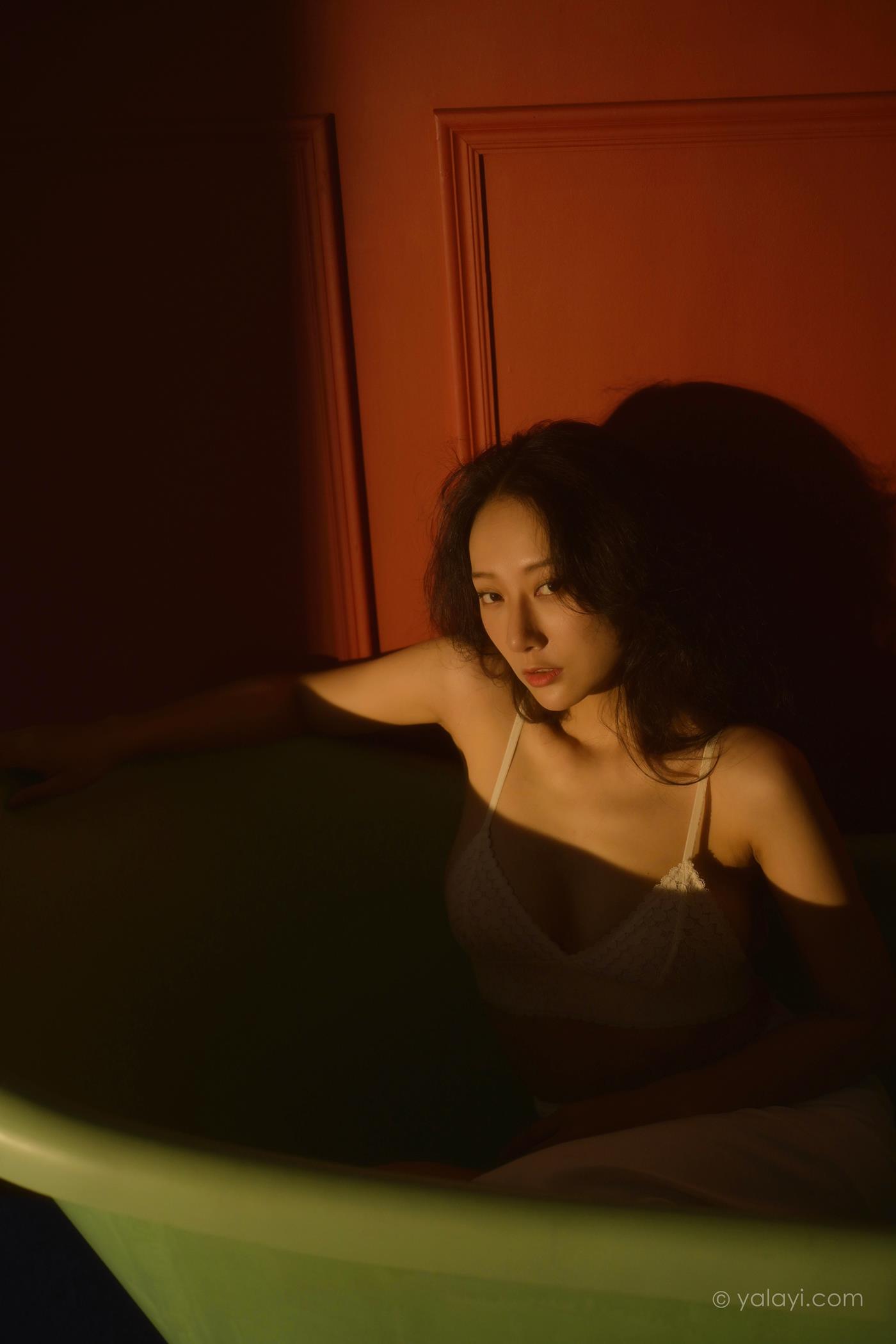 图片[42]-[YALAYI雅拉伊]2022.10.12 NO.979 她是谁 何嘉颖[56+1P] – 速更版-美库