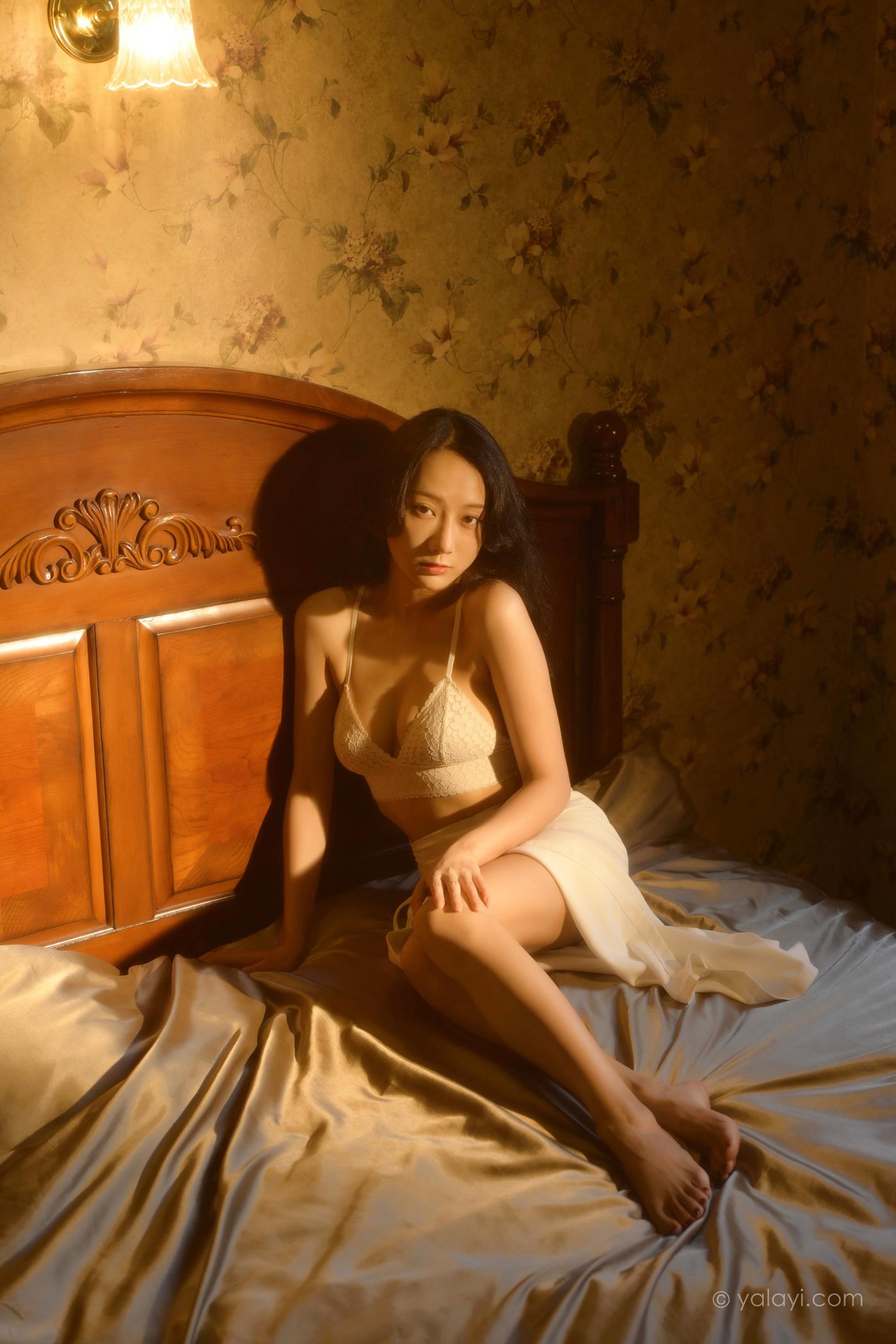 图片[52]-[YALAYI雅拉伊]2022.10.12 NO.979 她是谁 何嘉颖[56+1P] – 速更版-美库