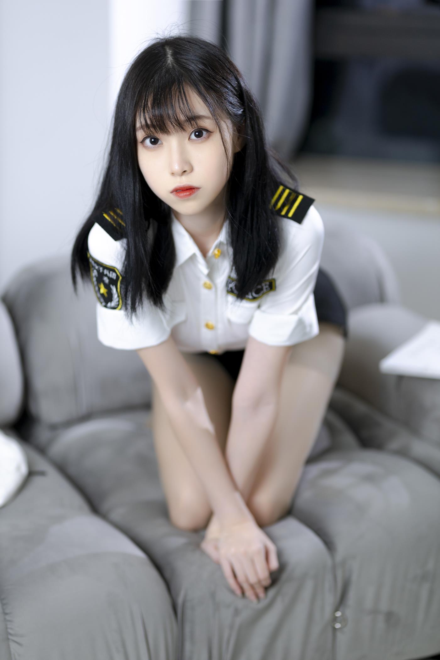 图片[38]-许岚(叁月life) – 灰丝制服[40P] – 速更版-美库