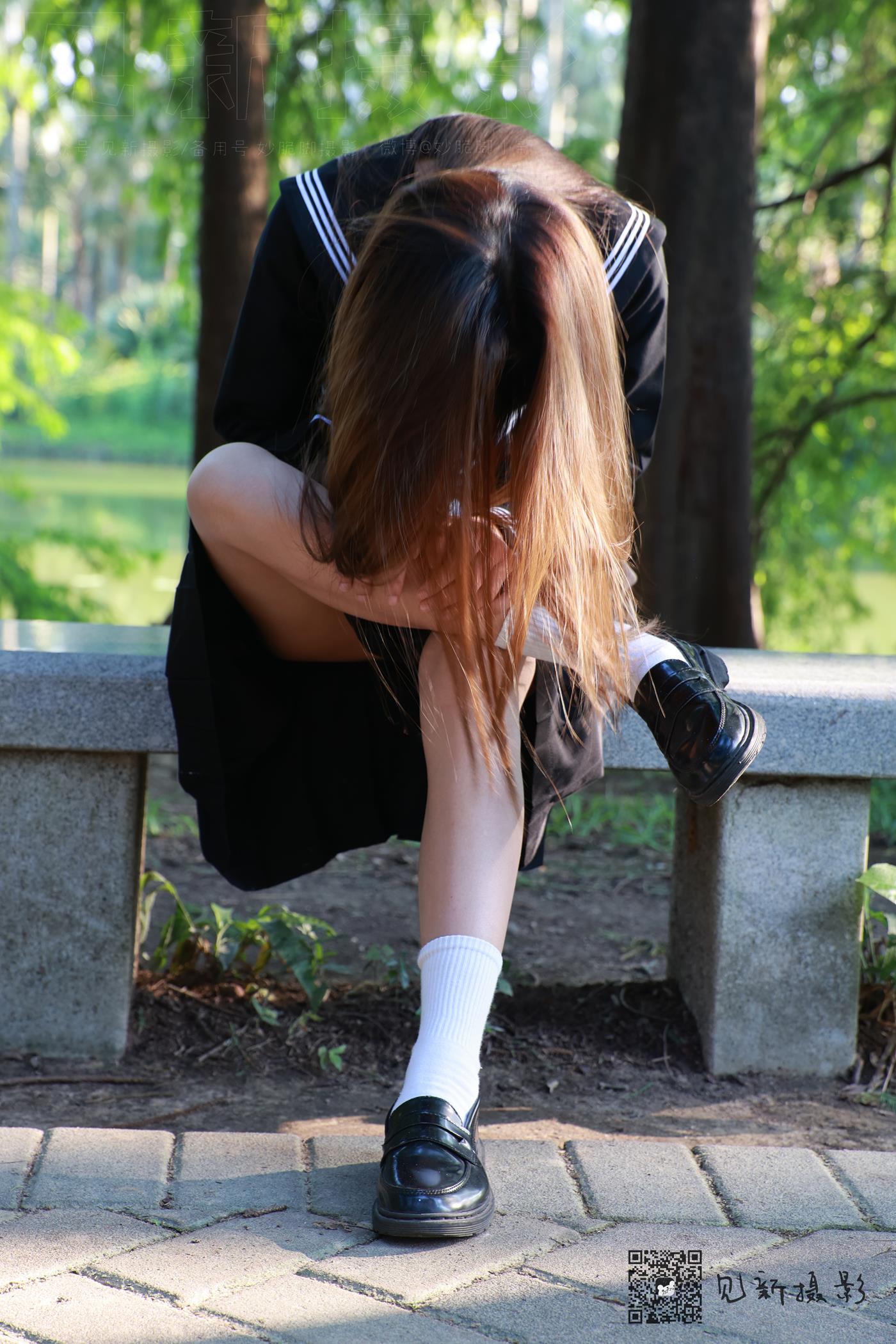 图片[13]-[见新摄影]NO.002 一厘甜酒 公园JK制服棉袜[161P] – 速更版-美库
