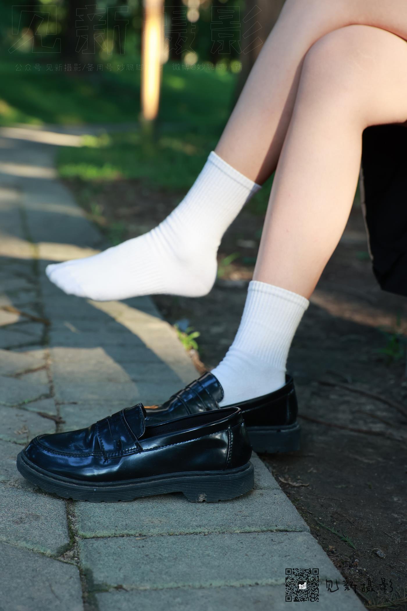 图片[22]-[见新摄影]NO.002 一厘甜酒 公园JK制服棉袜[161P] – 速更版-美库