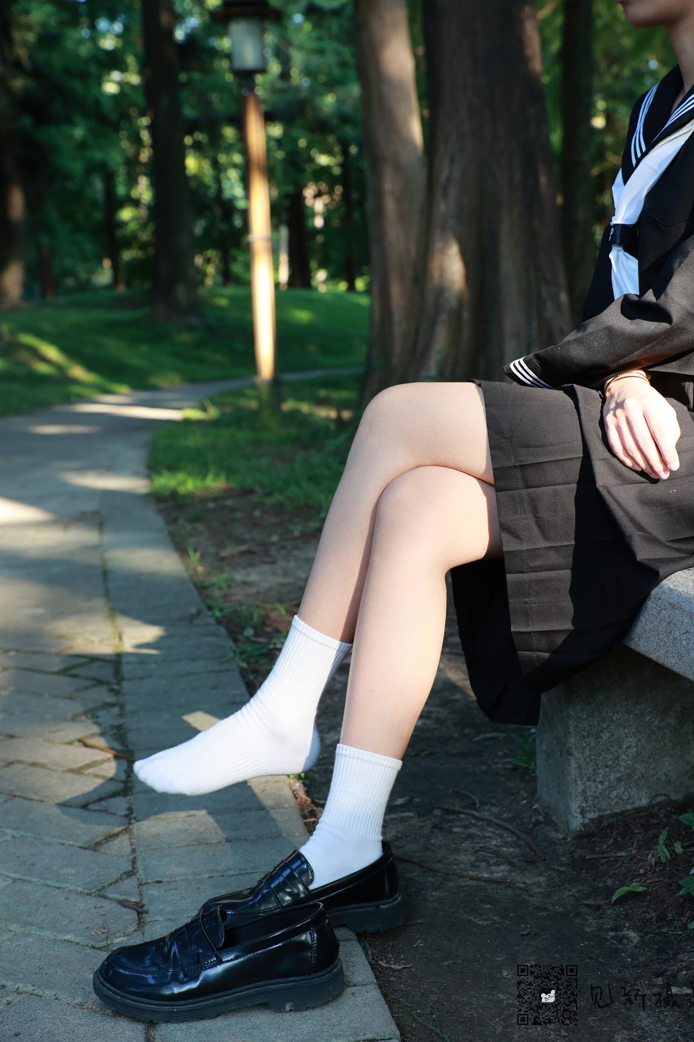 图片[23]-[见新摄影]NO.002 一厘甜酒 公园JK制服棉袜[161P] – 速更版-美库