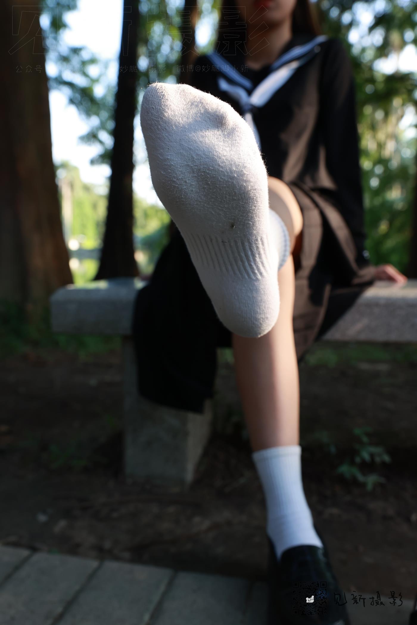 图片[27]-[见新摄影]NO.002 一厘甜酒 公园JK制服棉袜[161P] – 速更版-美库
