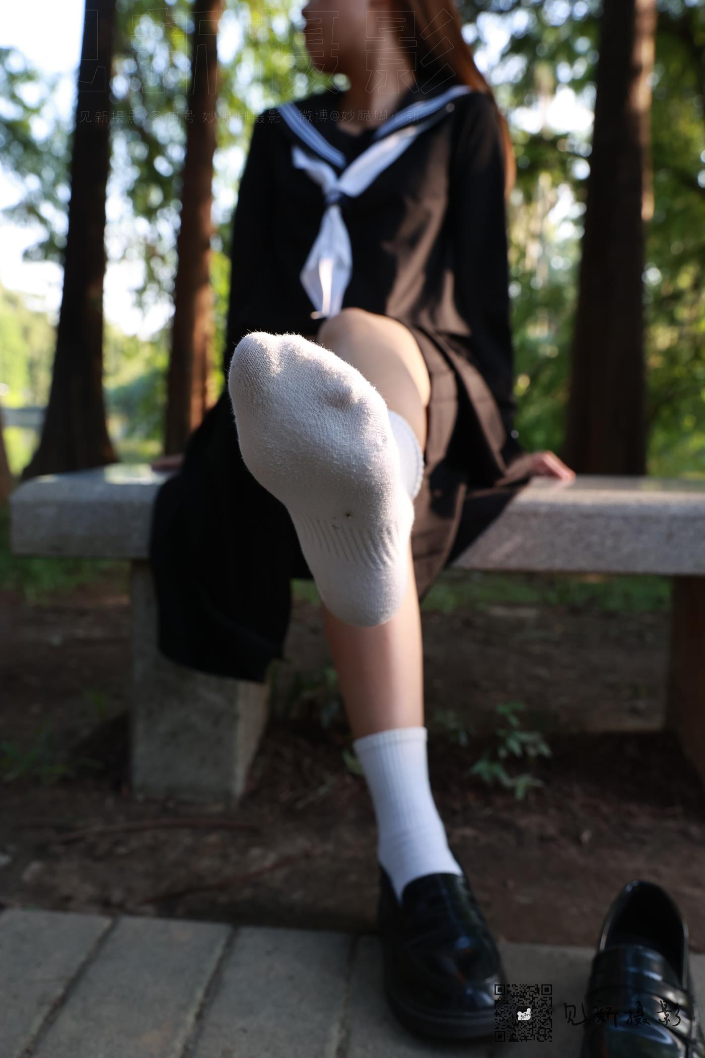 图片[28]-[见新摄影]NO.002 一厘甜酒 公园JK制服棉袜[161P] – 速更版-美库