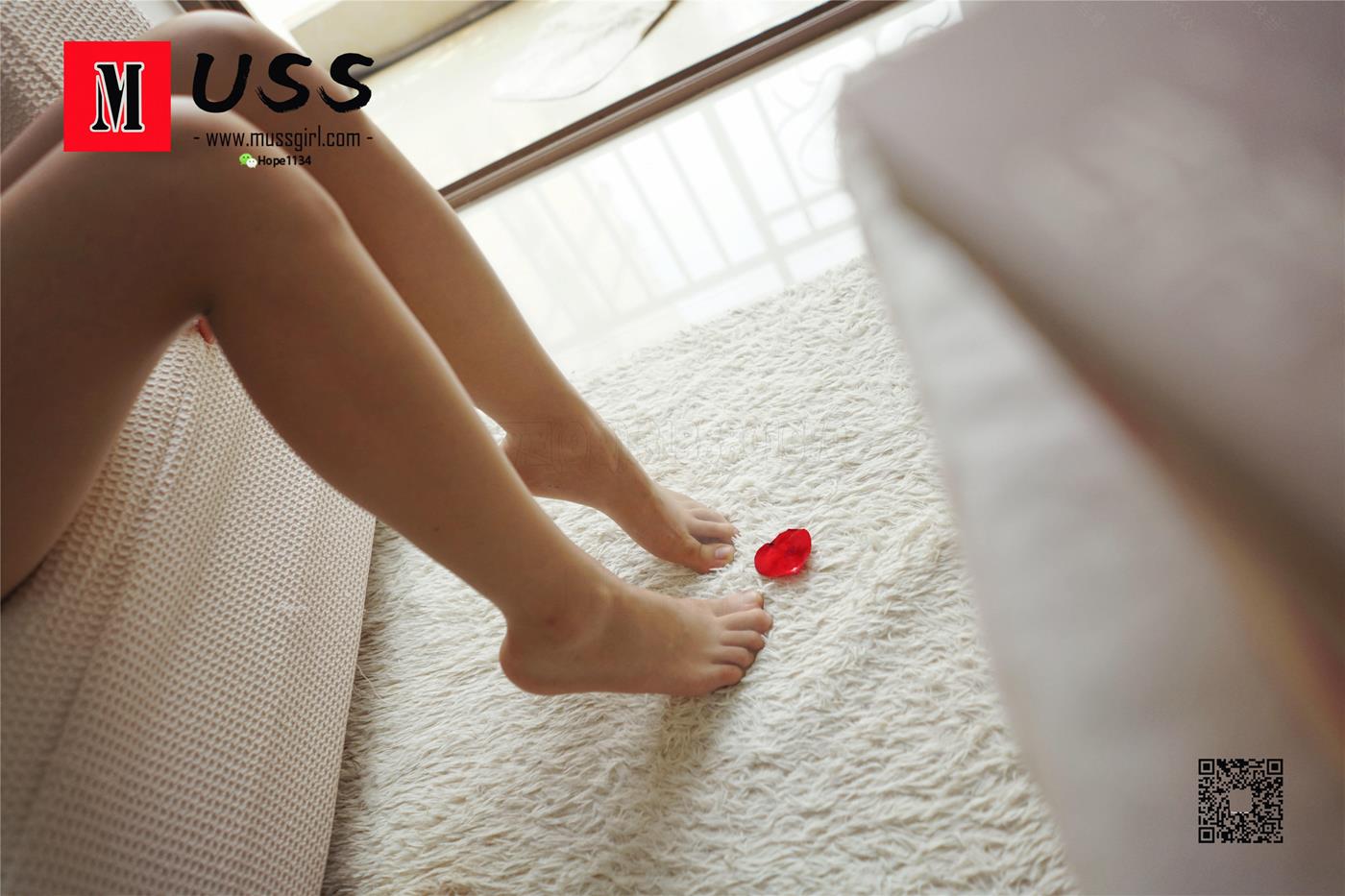 图片[82]-[MussGirl慕丝女郎]NO.090 木木 没有阳光花不香，没有爱情生活不甜-手中的玫瑰[103P] – 速更版-美库