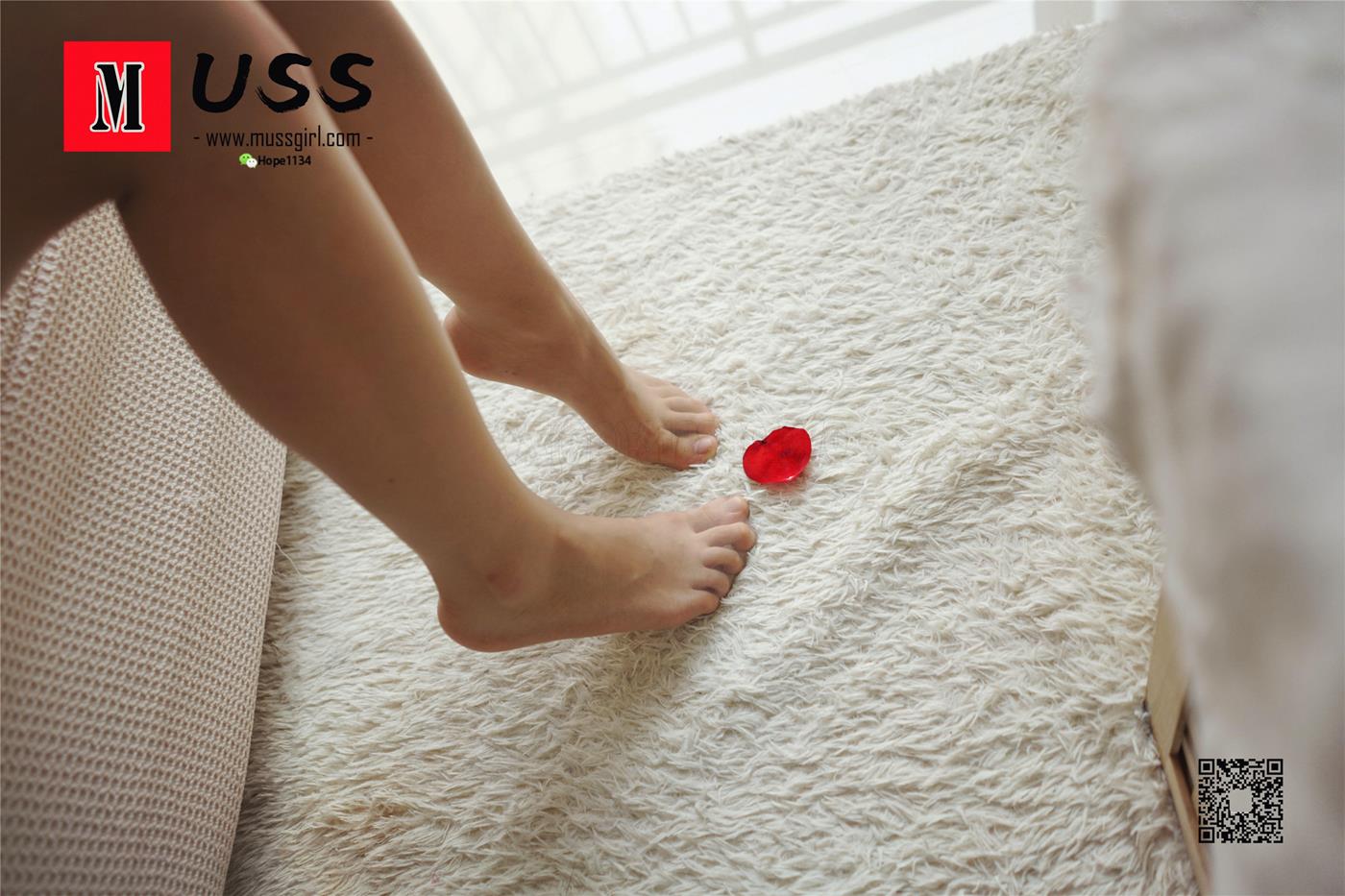 图片[83]-[MussGirl慕丝女郎]NO.090 木木 没有阳光花不香，没有爱情生活不甜-手中的玫瑰[103P] – 速更版-美库