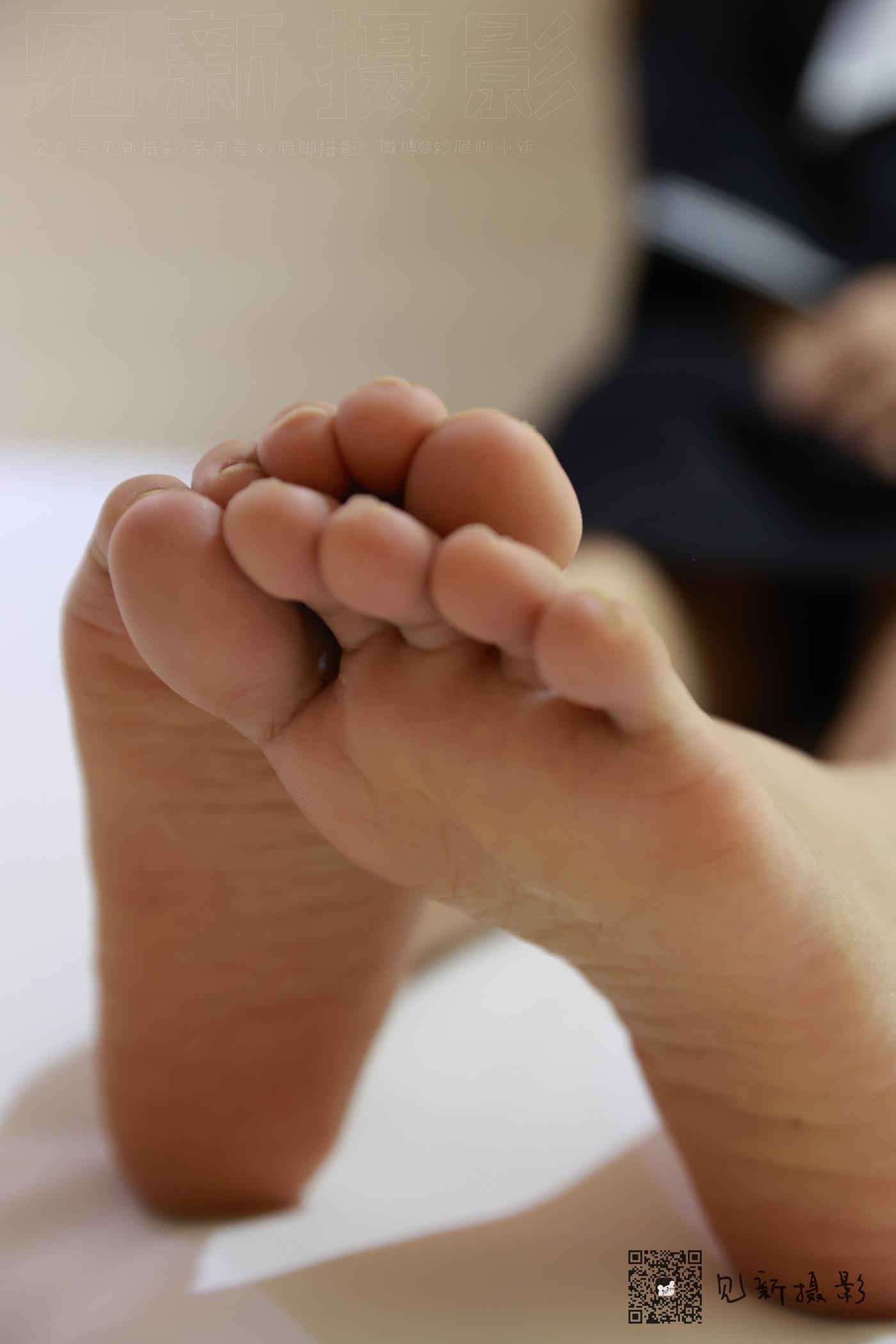 图片[88]-[见新摄影]NO.003 一厘甜酒 酒店JK裸足[108P] – 速更版-美库