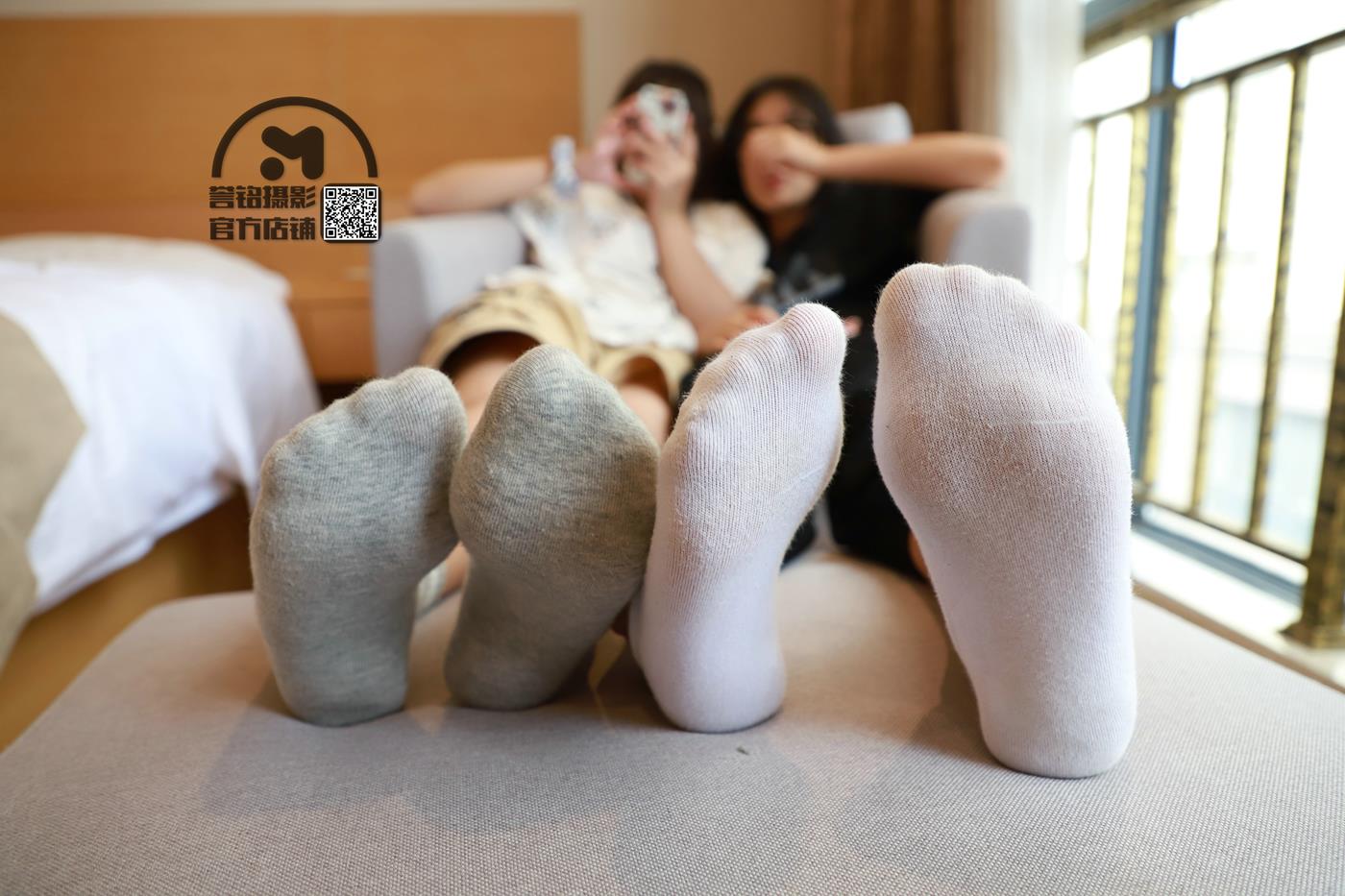 图片[37]-[誉铭传媒]袜足定制摄影 2020.06.30 姐妹裸足[40P] – 速更版-美库