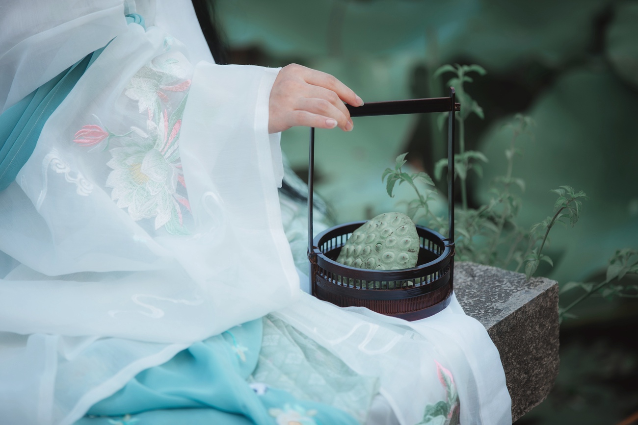 图片[16]-[YITUYU艺图语] 2022.01.03 荷 葵花花花儿 [21P] – 速更版-美库