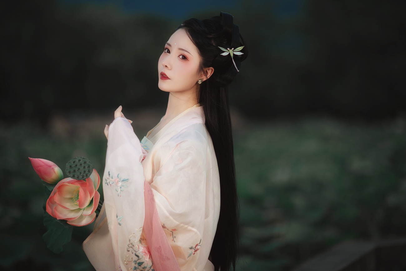 图片[19]-[YITUYU艺图语] 2022.01.03 荷 葵花花花儿 [21P] – 速更版-美库