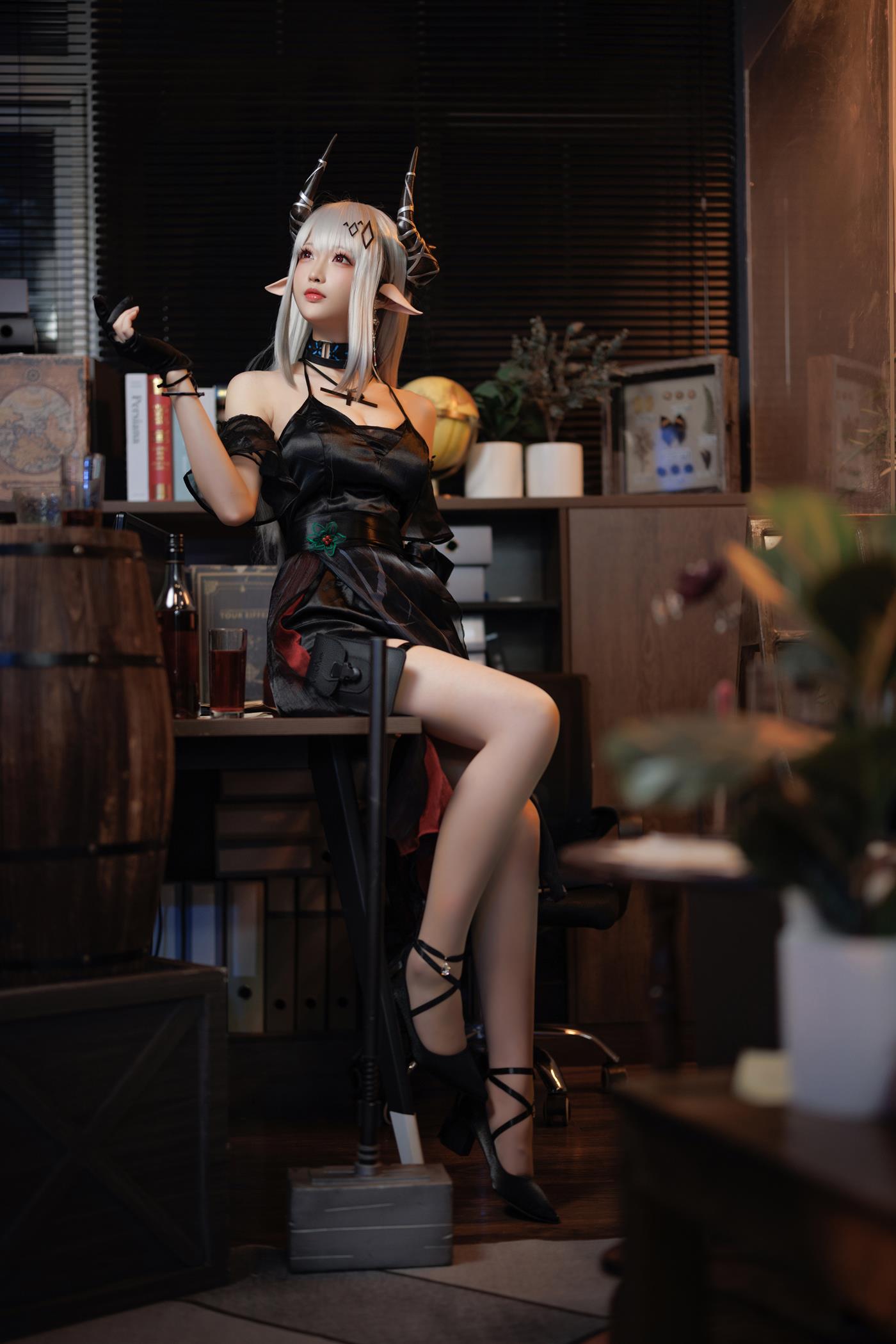 图片[18]-Coser小姐姐南宫 泥岩 礼服 [21P] – 速更版-美库