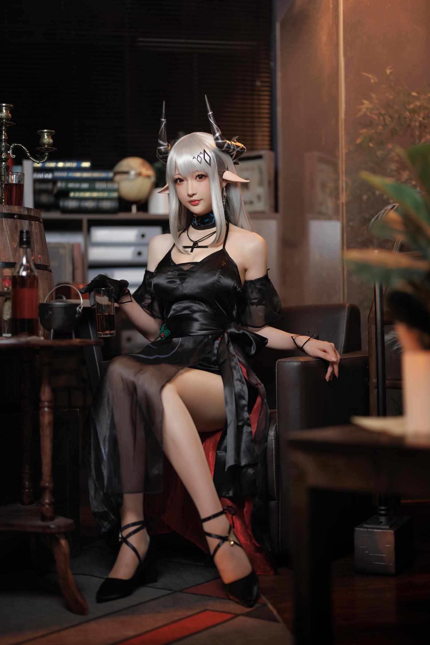 图片[20]-Coser小姐姐南宫 泥岩 礼服 [21P] – 速更版-美库