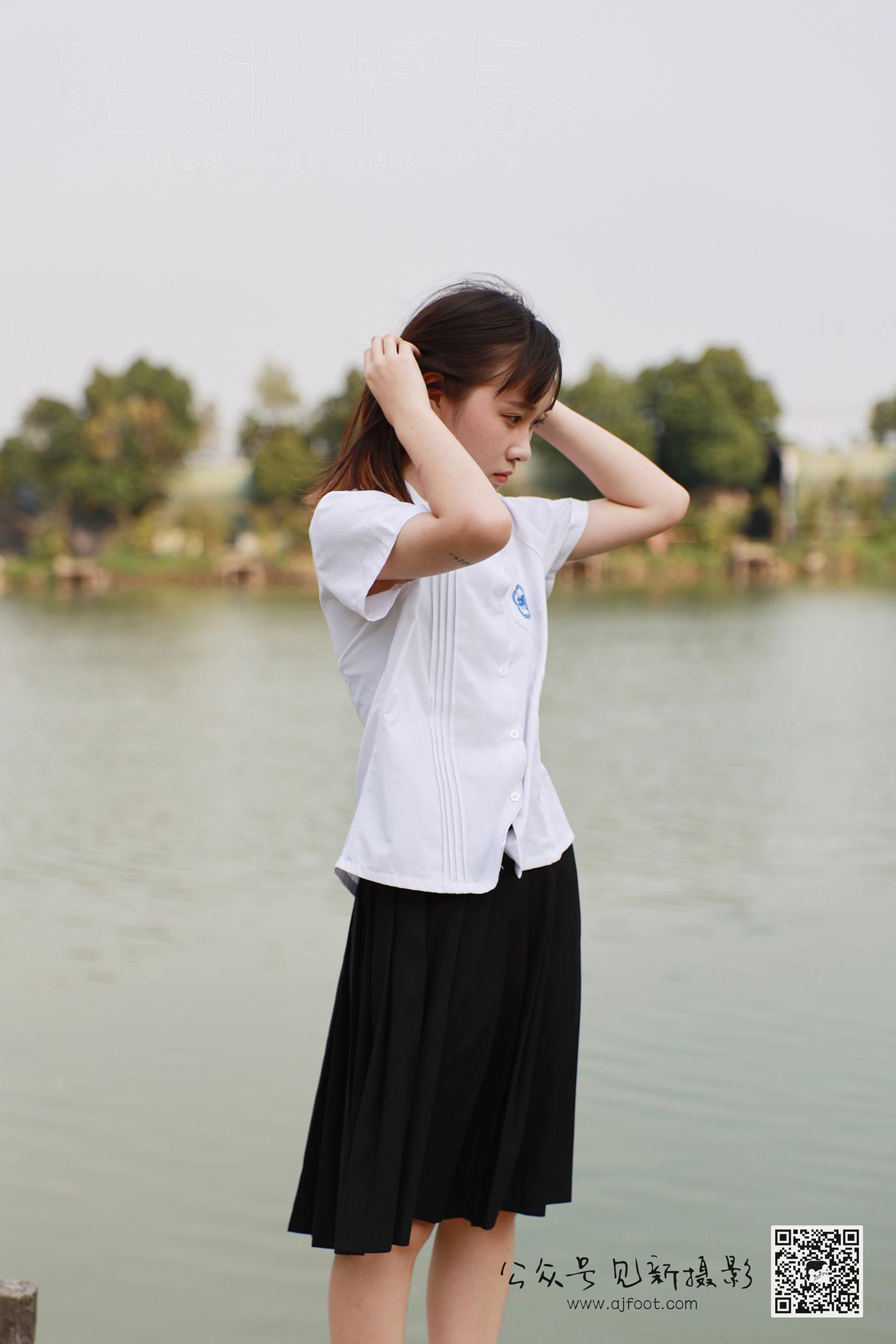 图片[17]-[见新摄影]NO.010 附中 潇潇（20岁 校园少女风 椰子鞋）[112P] – 速更版-美库