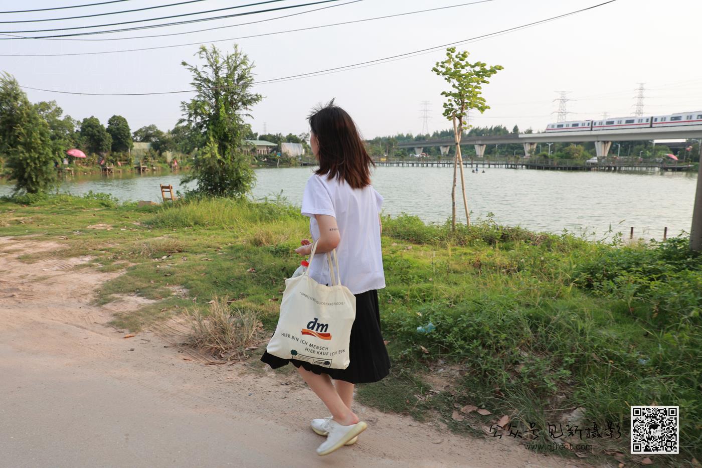 图片[70]-[见新摄影]NO.010 附中 潇潇（20岁 校园少女风 椰子鞋）[112P] – 速更版-美库