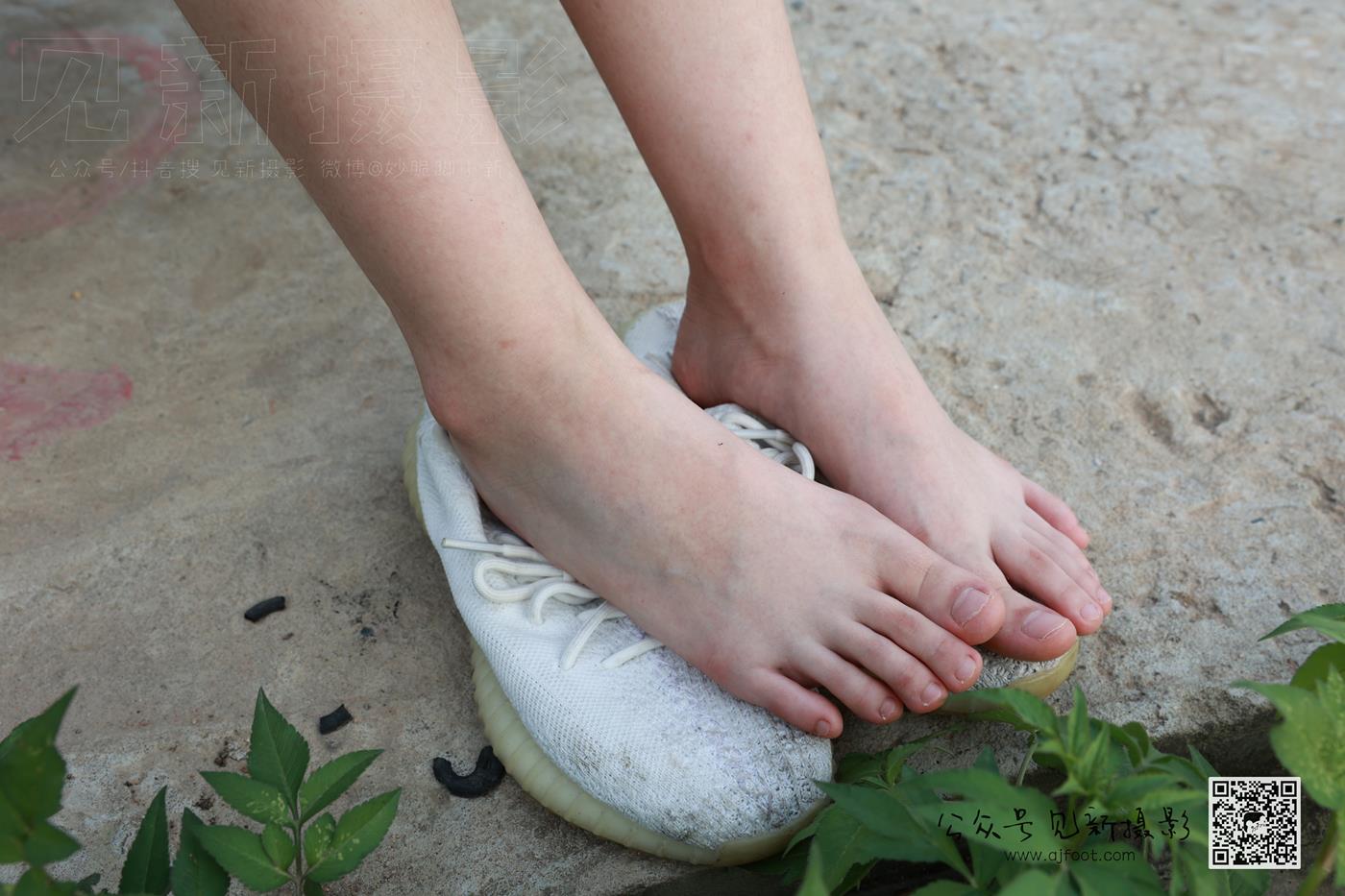 图片[86]-[见新摄影]NO.010 附中 潇潇（20岁 校园少女风 椰子鞋）[112P] – 速更版-美库