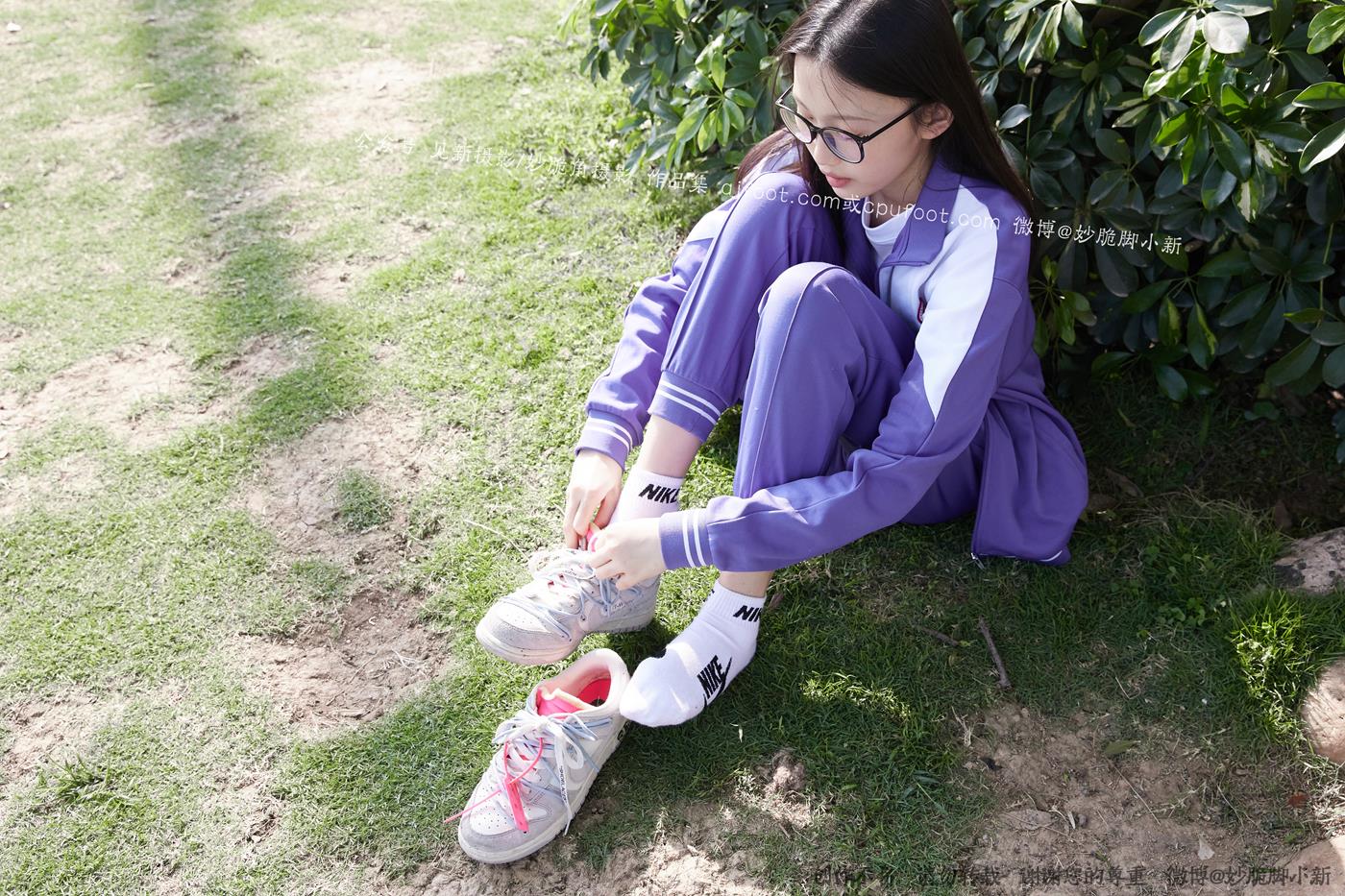图片[14]-[见新摄影]NO.011 梦回学生时代 公园校服棉袜裸足[295P – 速更版-美库