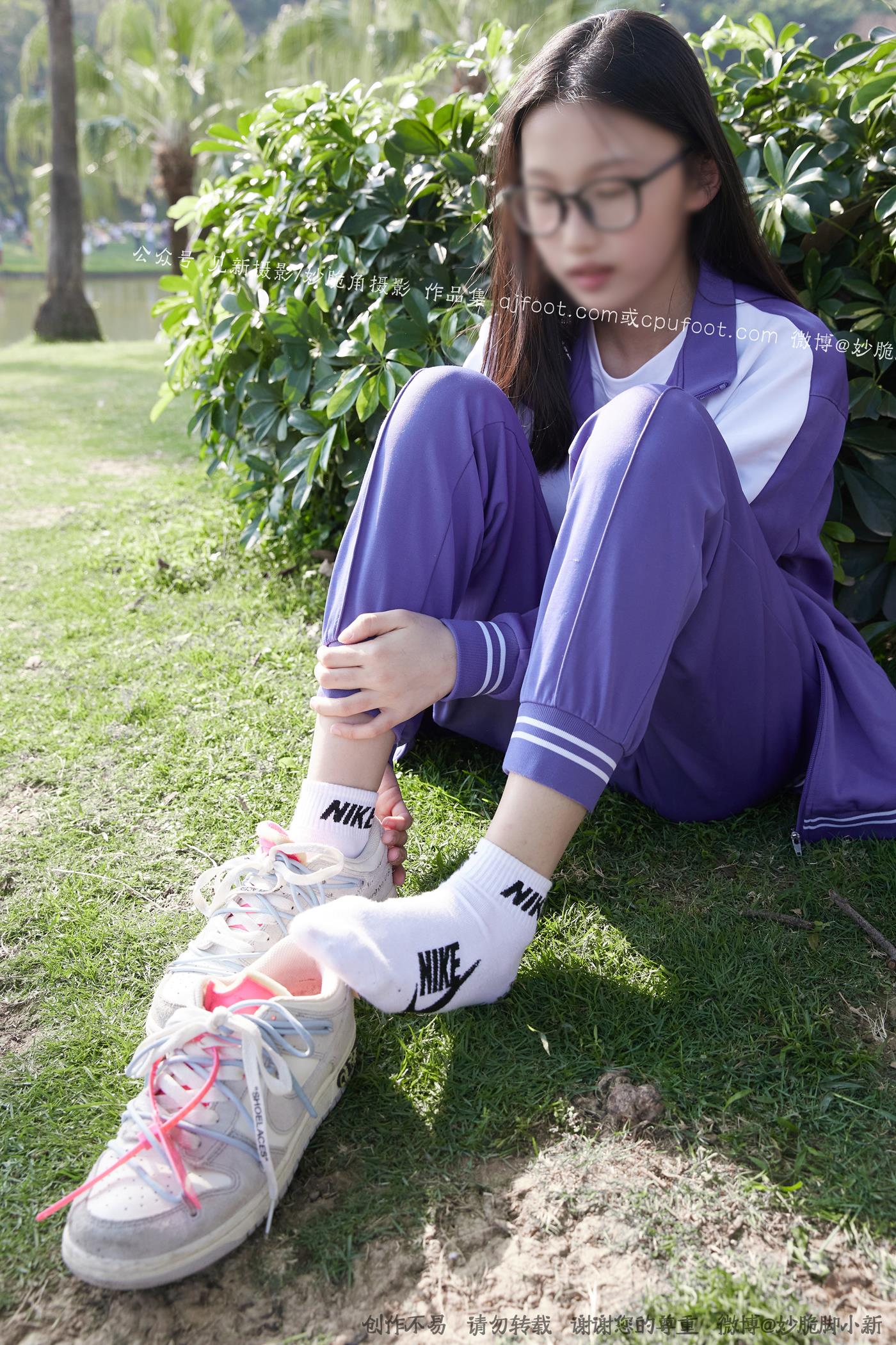 图片[16]-[见新摄影]NO.011 梦回学生时代 公园校服棉袜裸足[295P – 速更版-美库