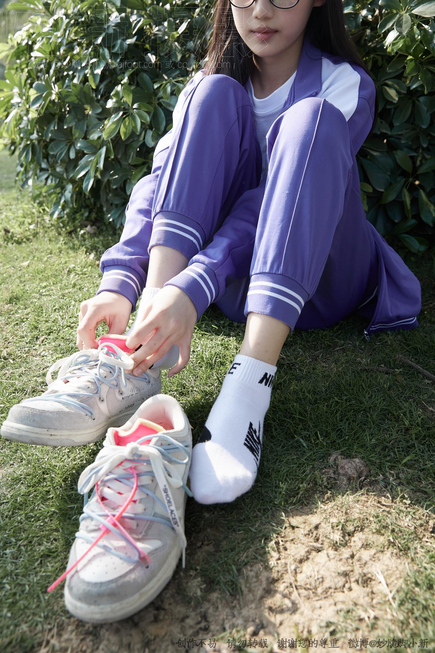 图片[22]-[见新摄影]NO.011 梦回学生时代 公园校服棉袜裸足[295P – 速更版-美库