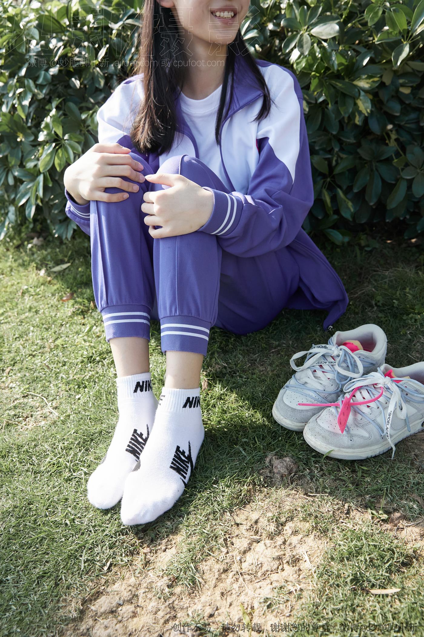 图片[23]-[见新摄影]NO.011 梦回学生时代 公园校服棉袜裸足[295P – 速更版-美库