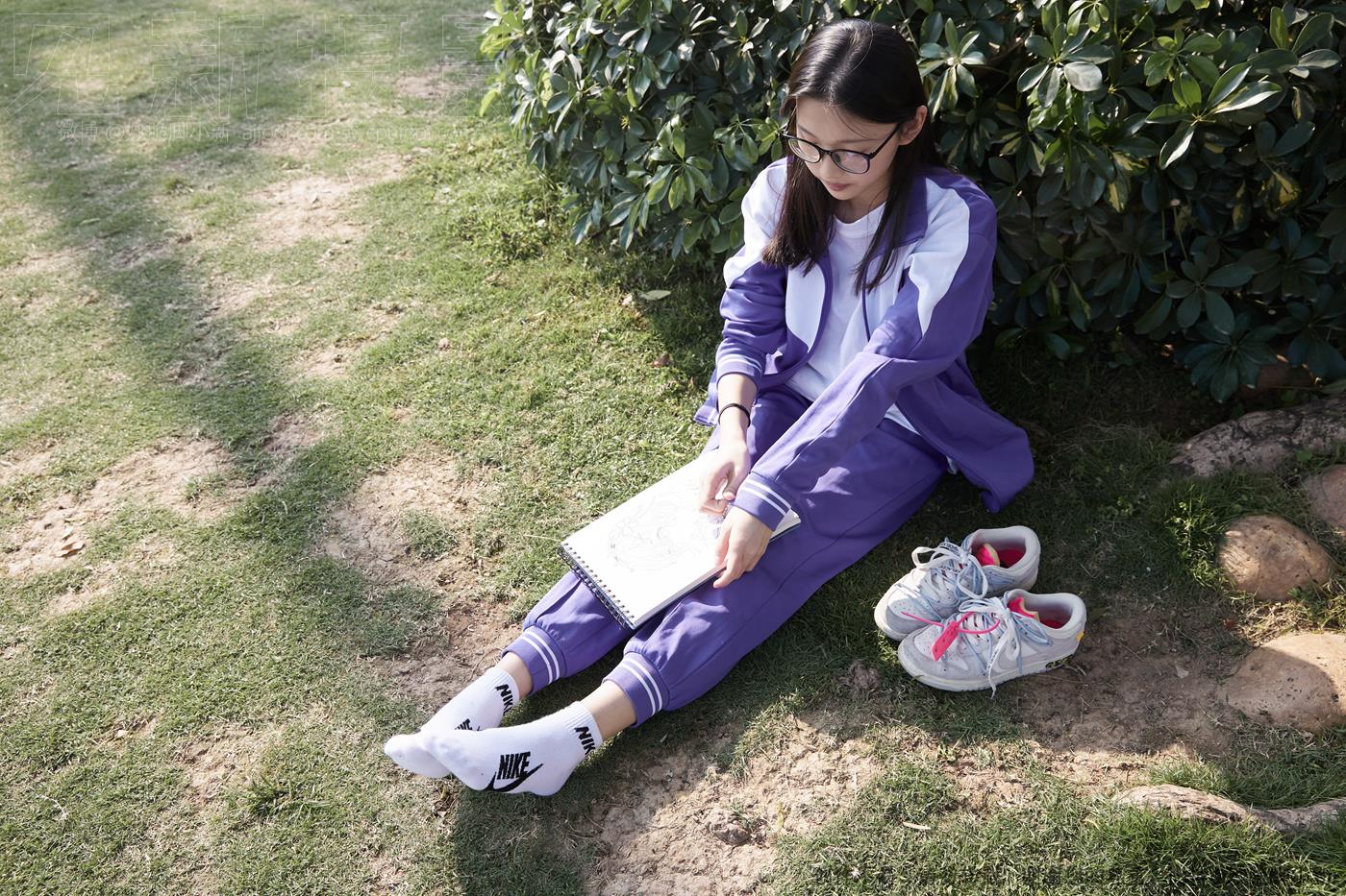 图片[29]-[见新摄影]NO.011 梦回学生时代 公园校服棉袜裸足[295P – 速更版-美库