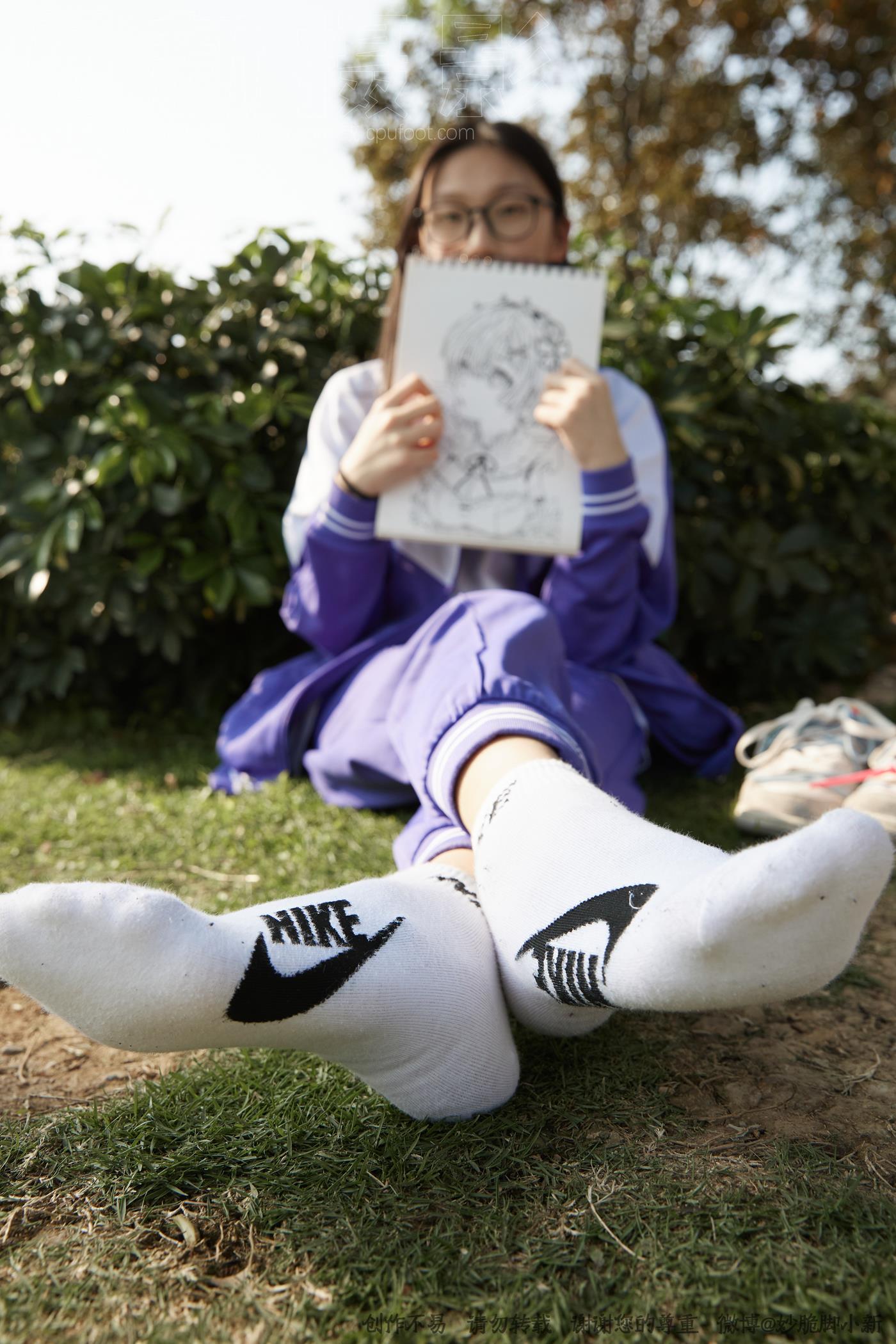 图片[32]-[见新摄影]NO.011 梦回学生时代 公园校服棉袜裸足[295P – 速更版-美库