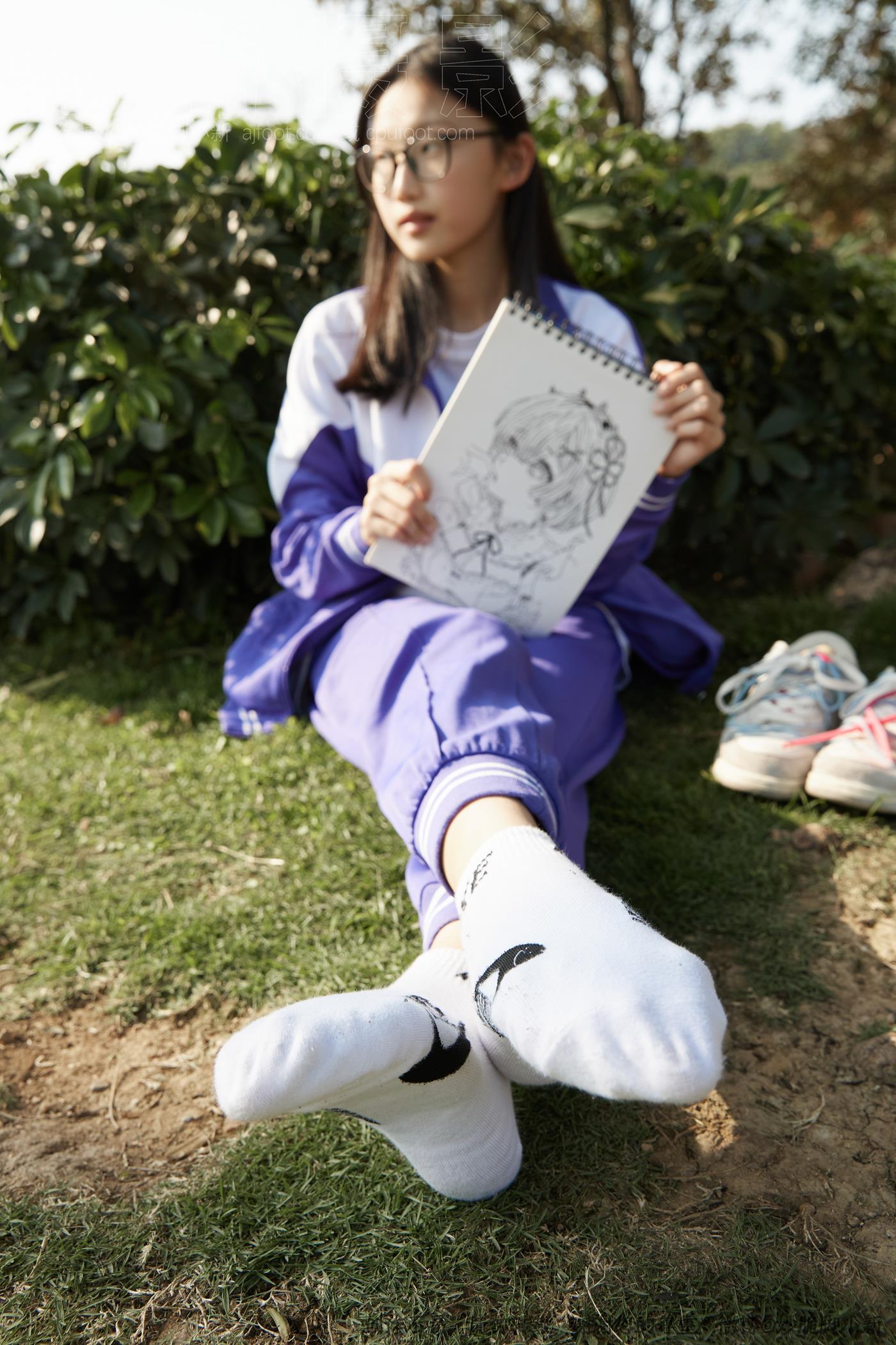 图片[38]-[见新摄影]NO.011 梦回学生时代 公园校服棉袜裸足[295P – 速更版-美库