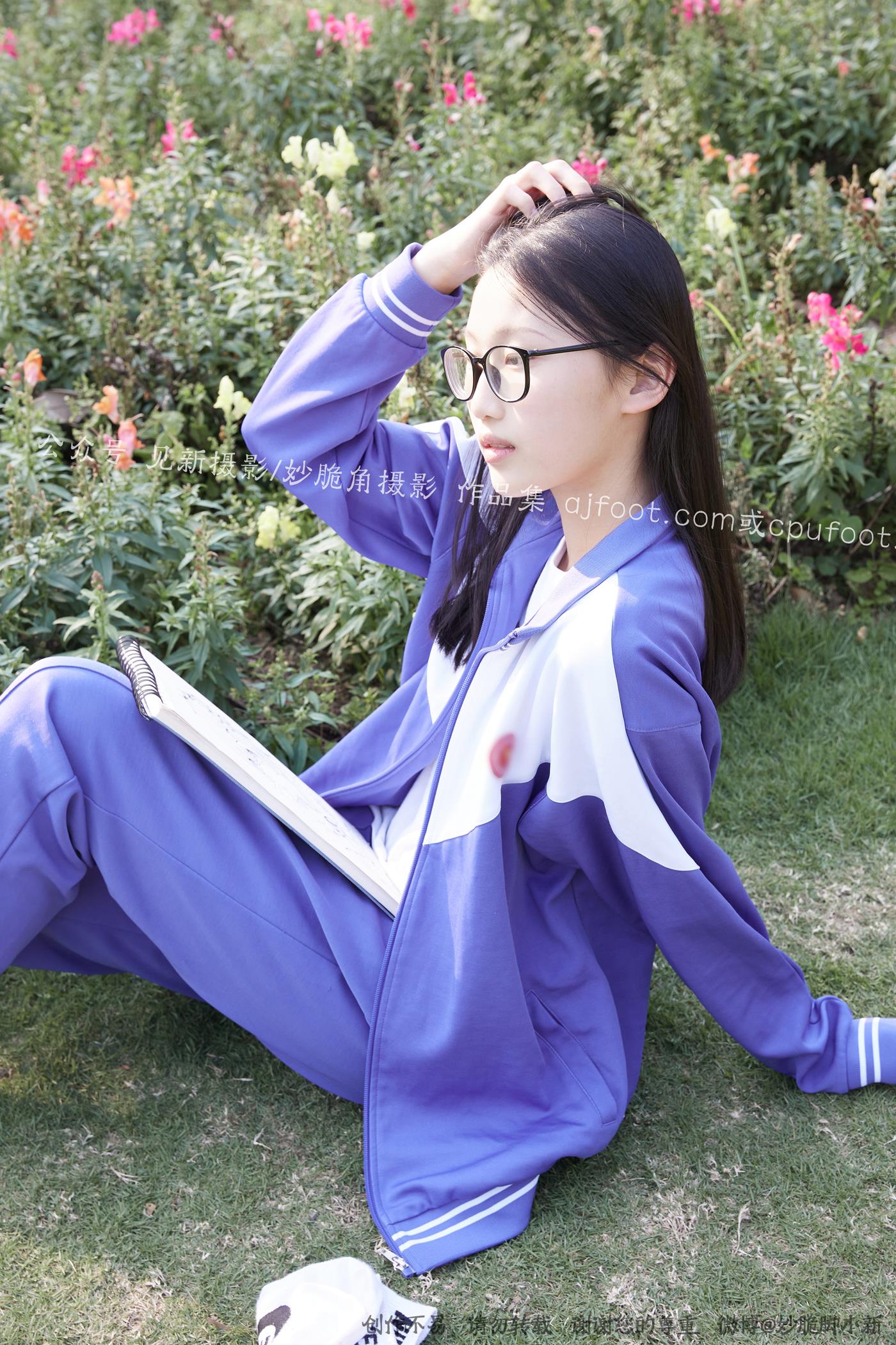 图片[83]-[见新摄影]NO.011 梦回学生时代 公园校服棉袜裸足[295P – 速更版-美库