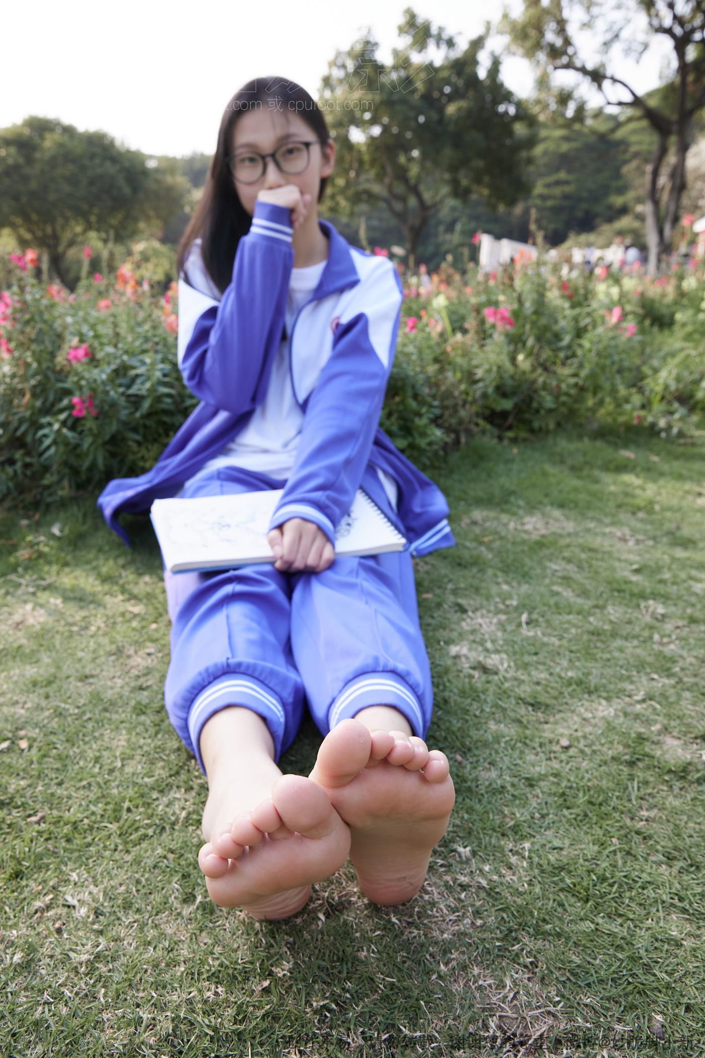 图片[104]-[见新摄影]NO.011 梦回学生时代 公园校服棉袜裸足[295P – 速更版-美库