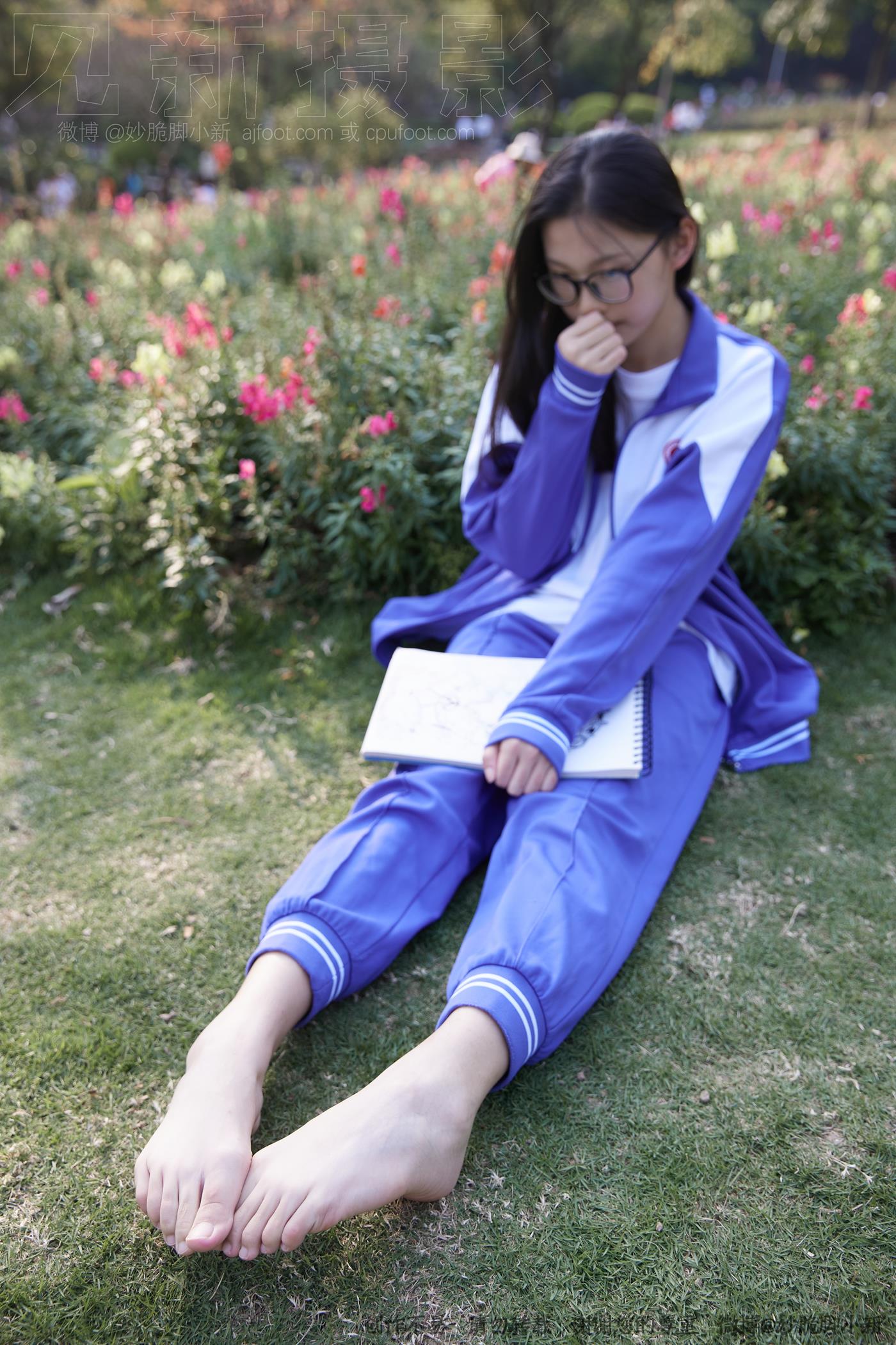 图片[125]-[见新摄影]NO.011 梦回学生时代 公园校服棉袜裸足[295P – 速更版-美库