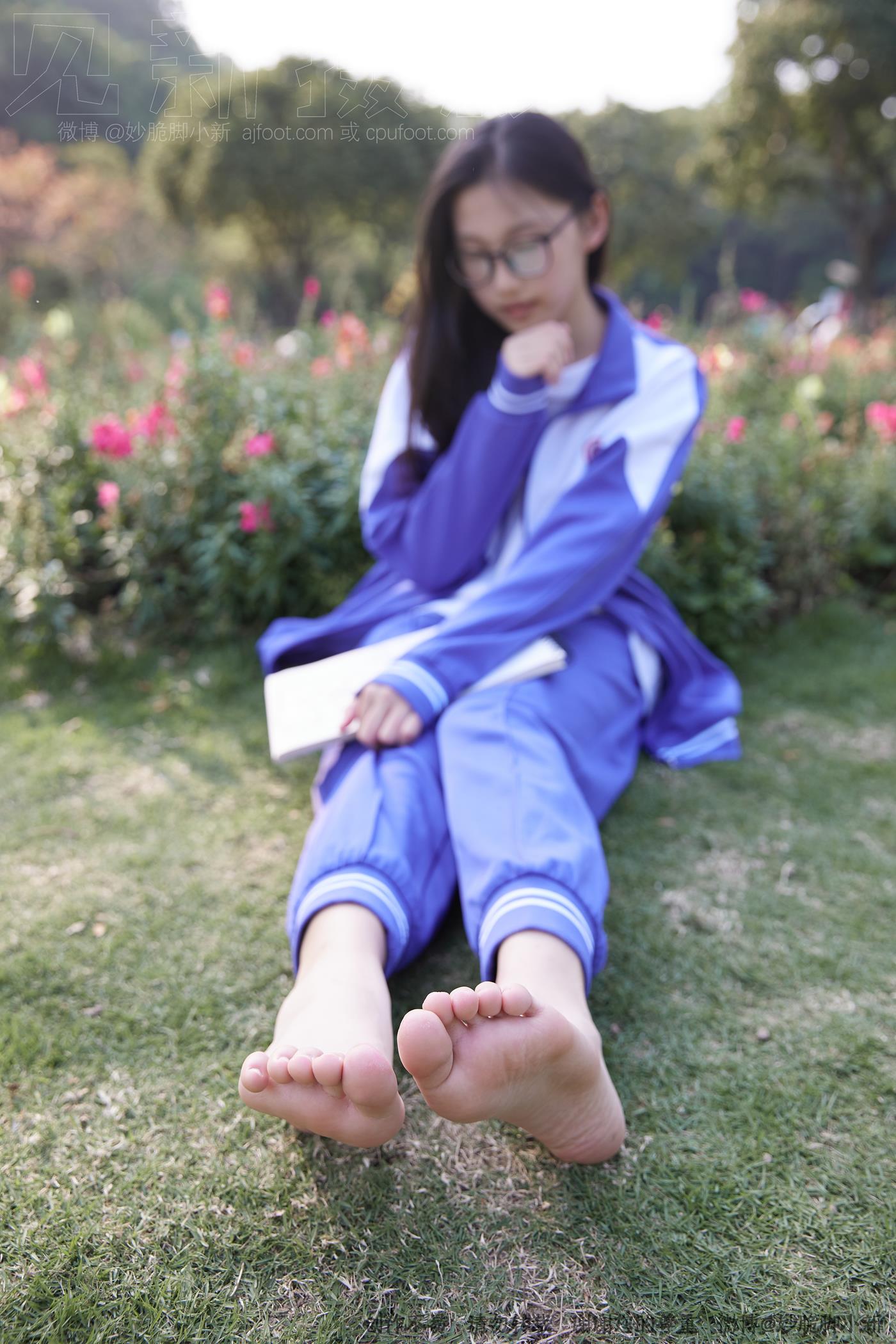 图片[128]-[见新摄影]NO.011 梦回学生时代 公园校服棉袜裸足[295P – 速更版-美库