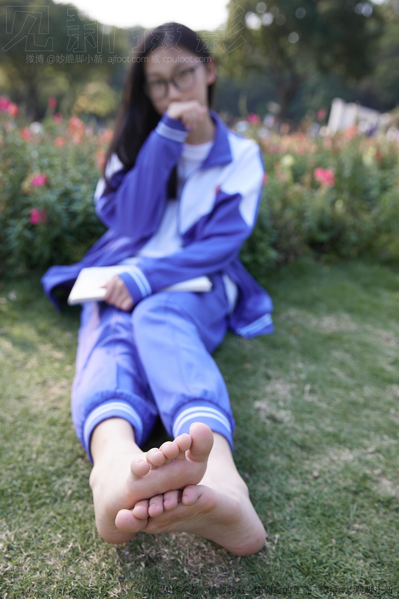 图片[130]-[见新摄影]NO.011 梦回学生时代 公园校服棉袜裸足[295P – 速更版-美库