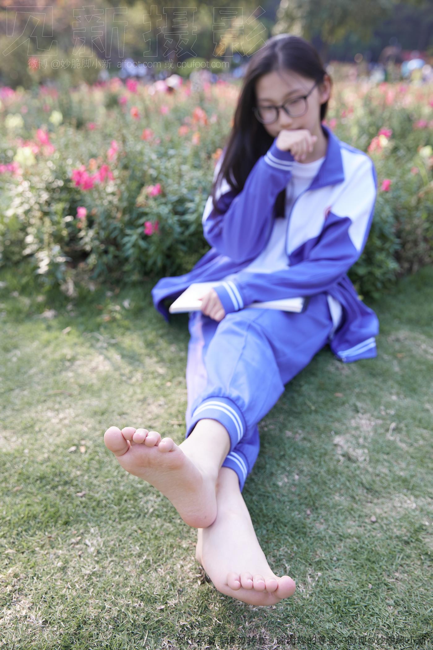 图片[131]-[见新摄影]NO.011 梦回学生时代 公园校服棉袜裸足[295P – 速更版-美库