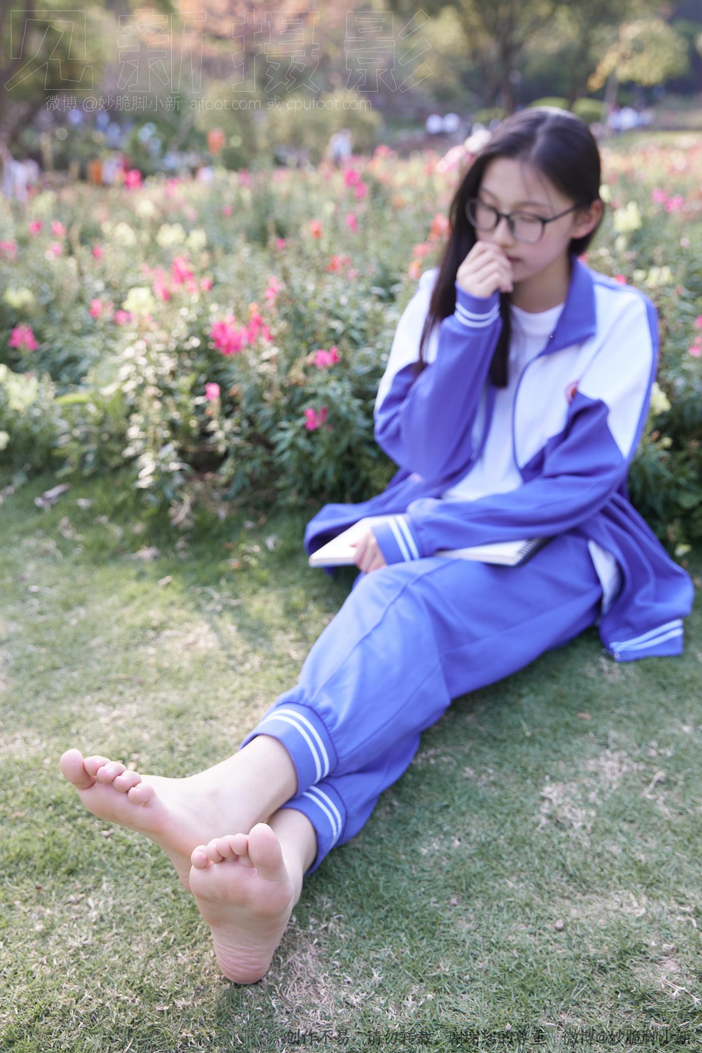 图片[136]-[见新摄影]NO.011 梦回学生时代 公园校服棉袜裸足[295P – 速更版-美库
